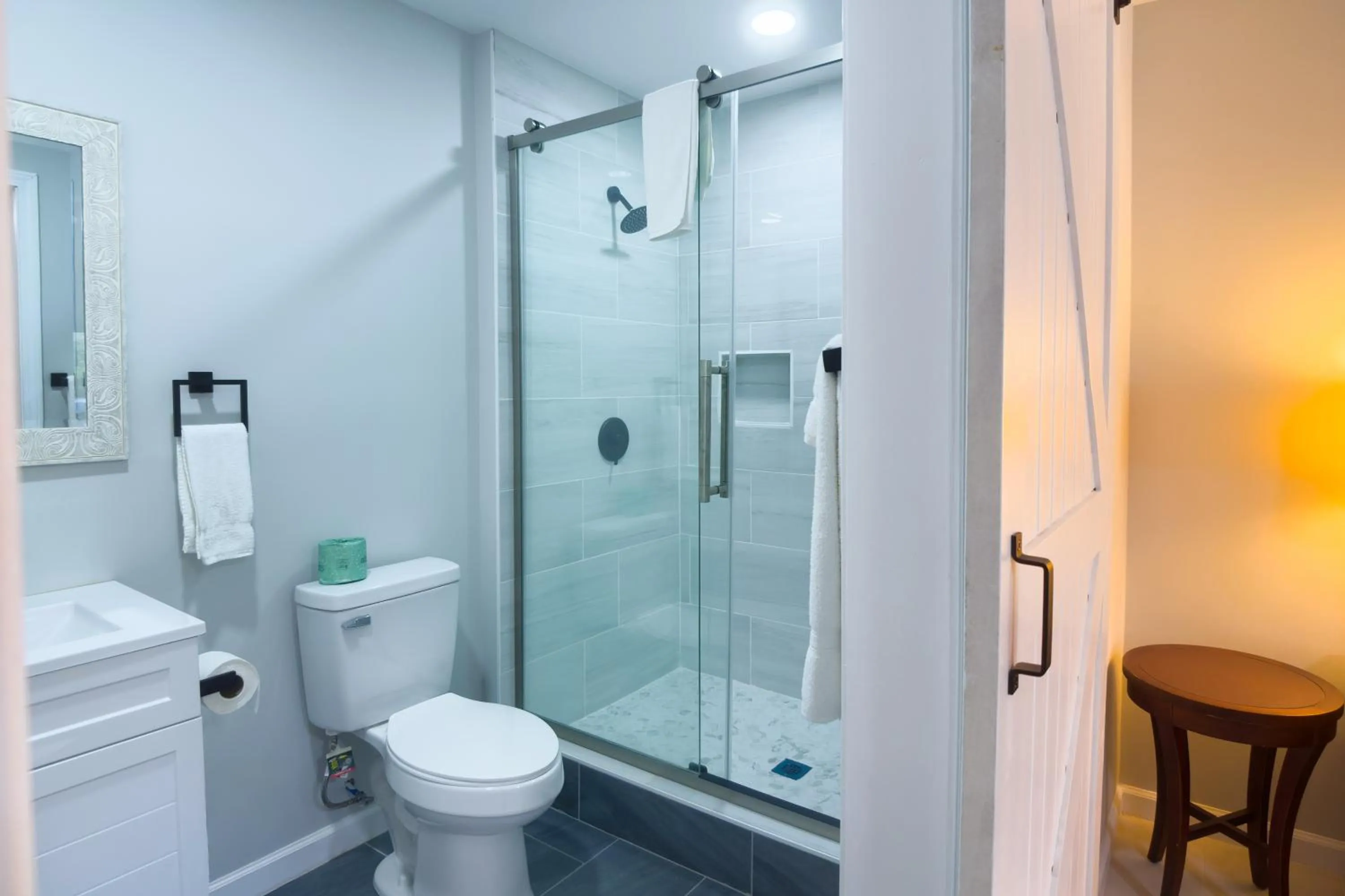 Bathroom in Imperial Inn by OYO Tazewell