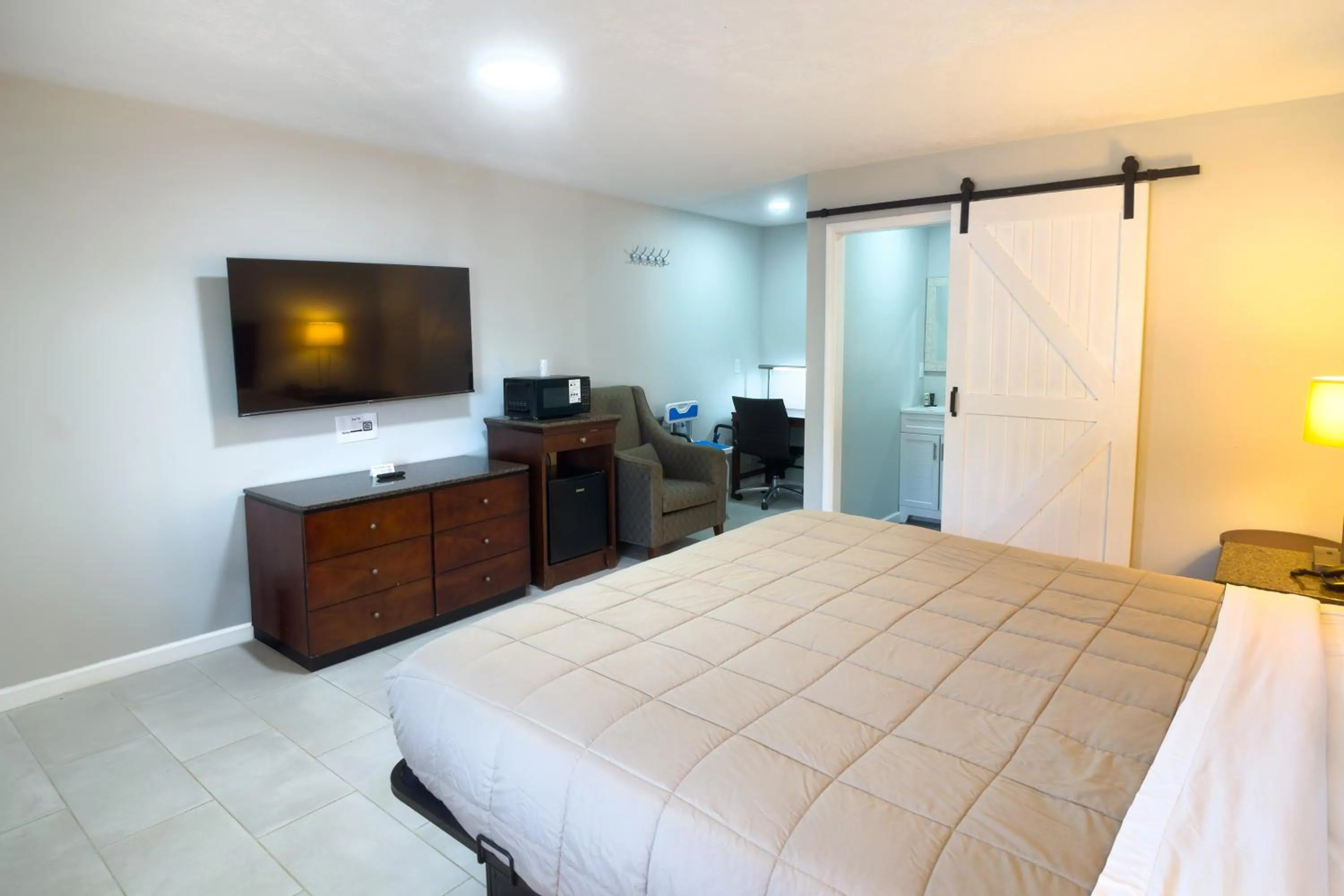 Bedroom, Bed in Imperial Inn by OYO Tazewell