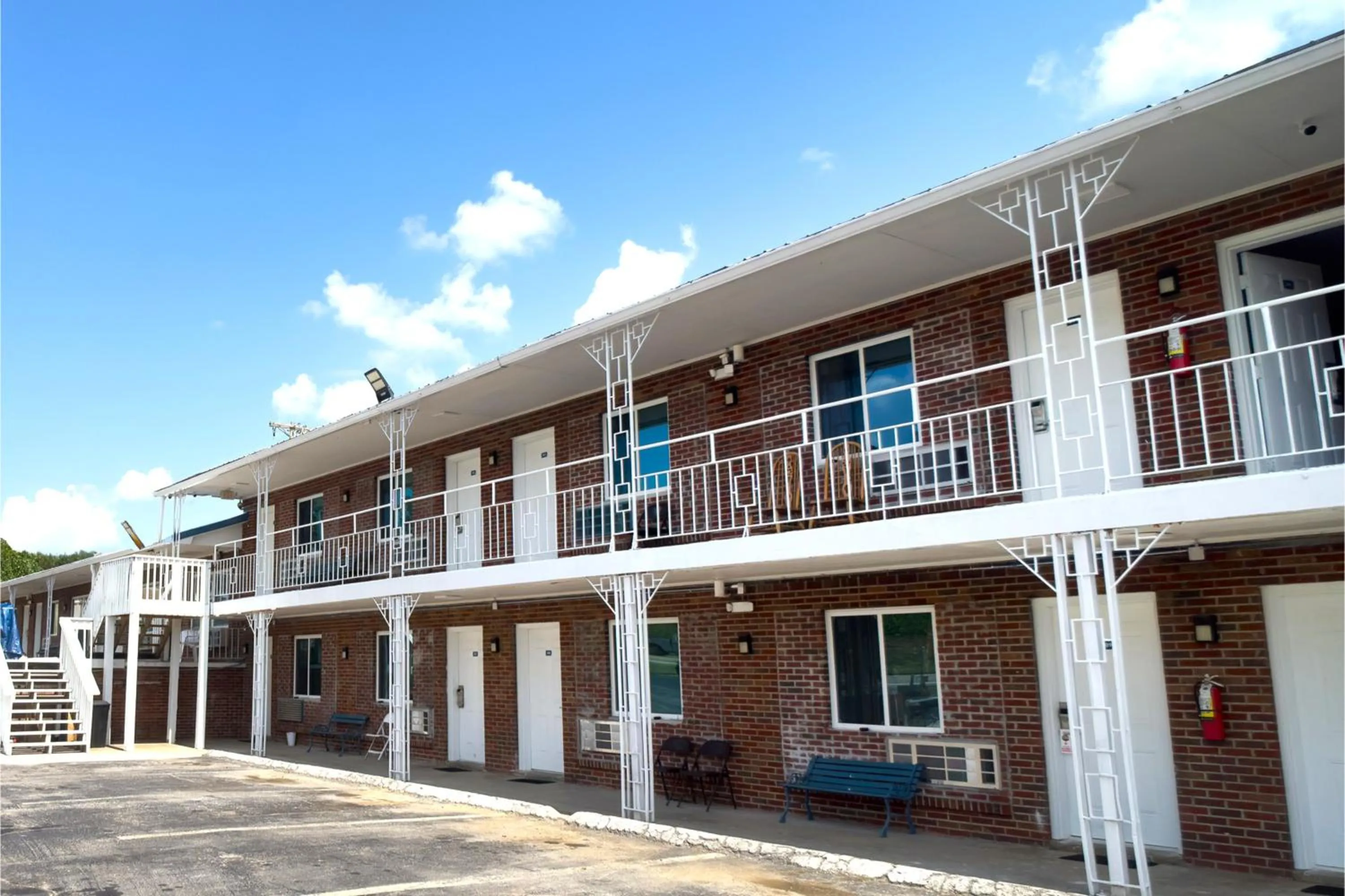 Facade/entrance in Imperial Inn by OYO Tazewell