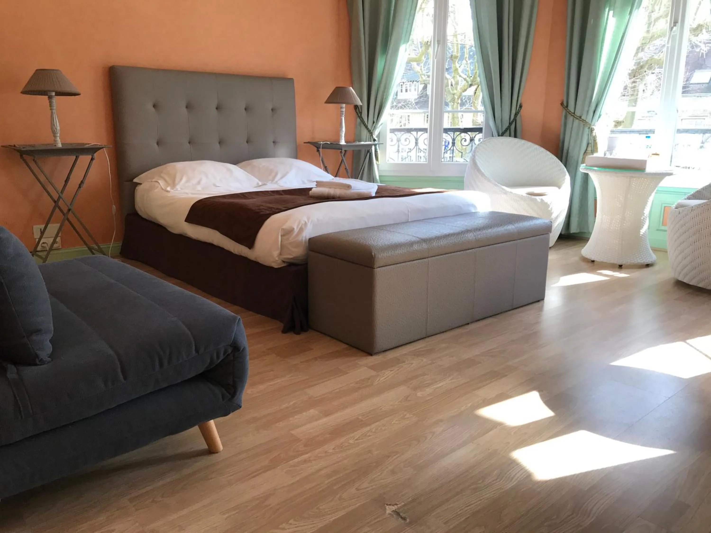 Bed in Hôtel de Paris Restaurant BISTRONOMY