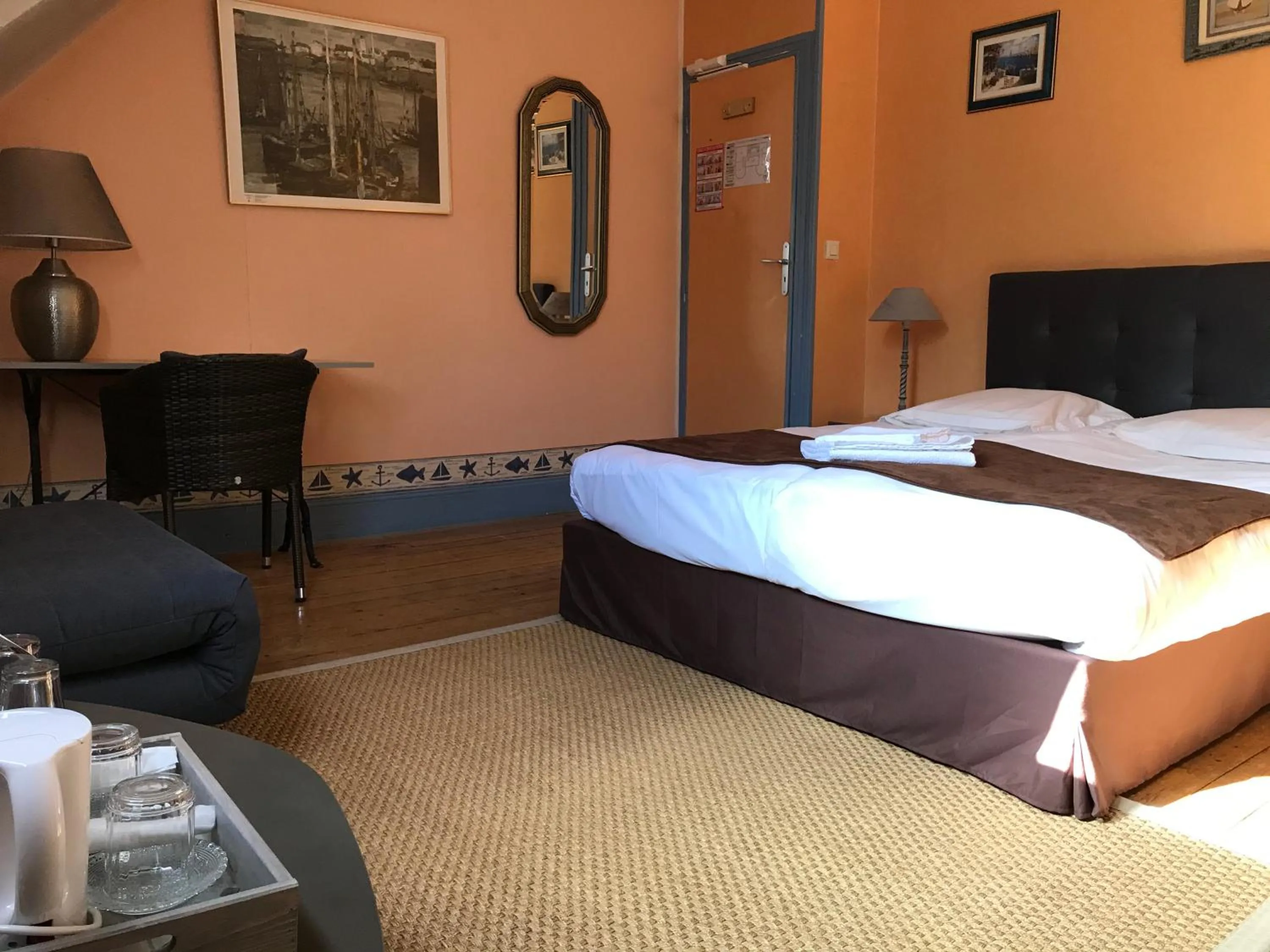 Bed in Hôtel de Paris Restaurant BISTRONOMY