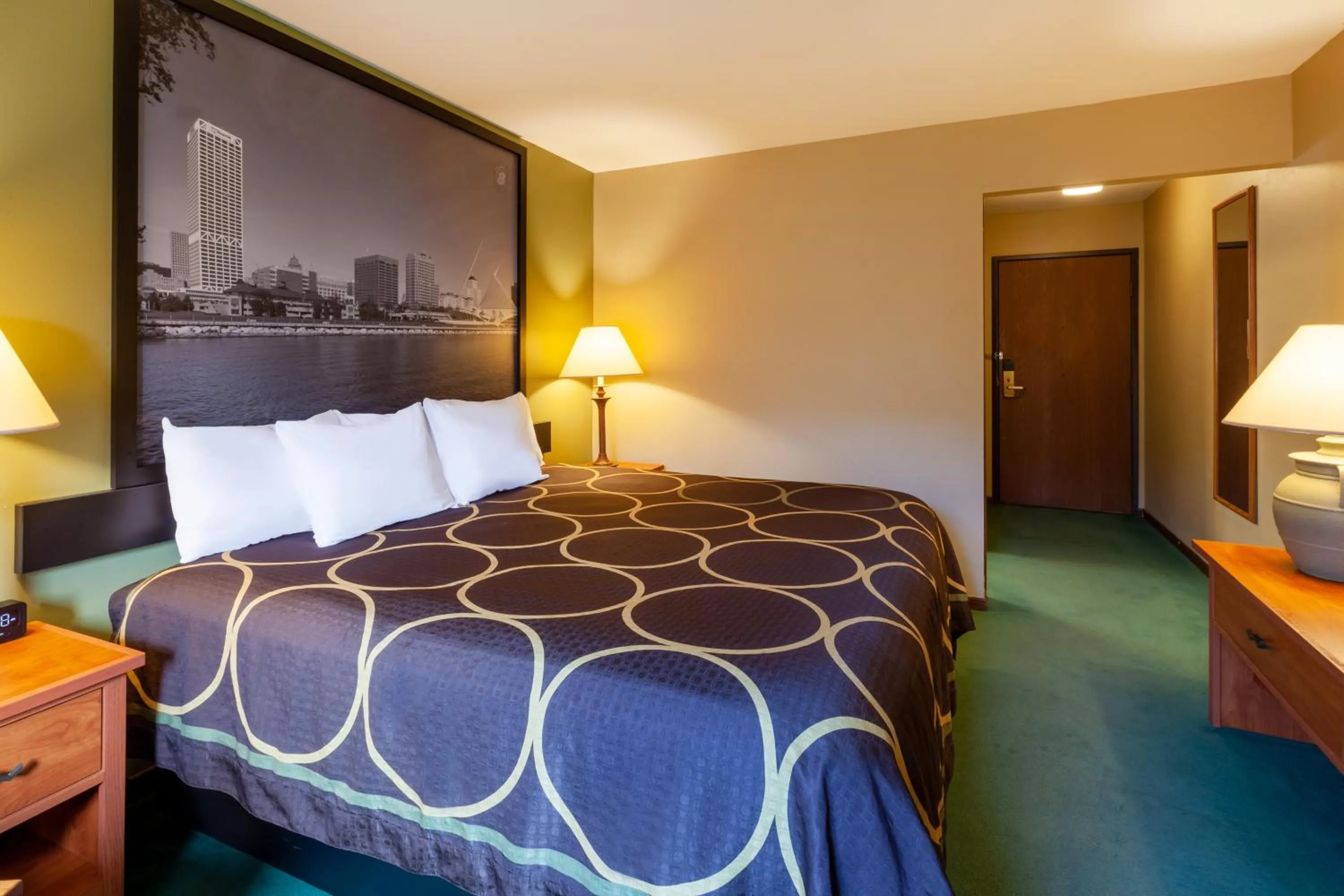 Bedroom in Super 8 by Wyndham Berlin WI