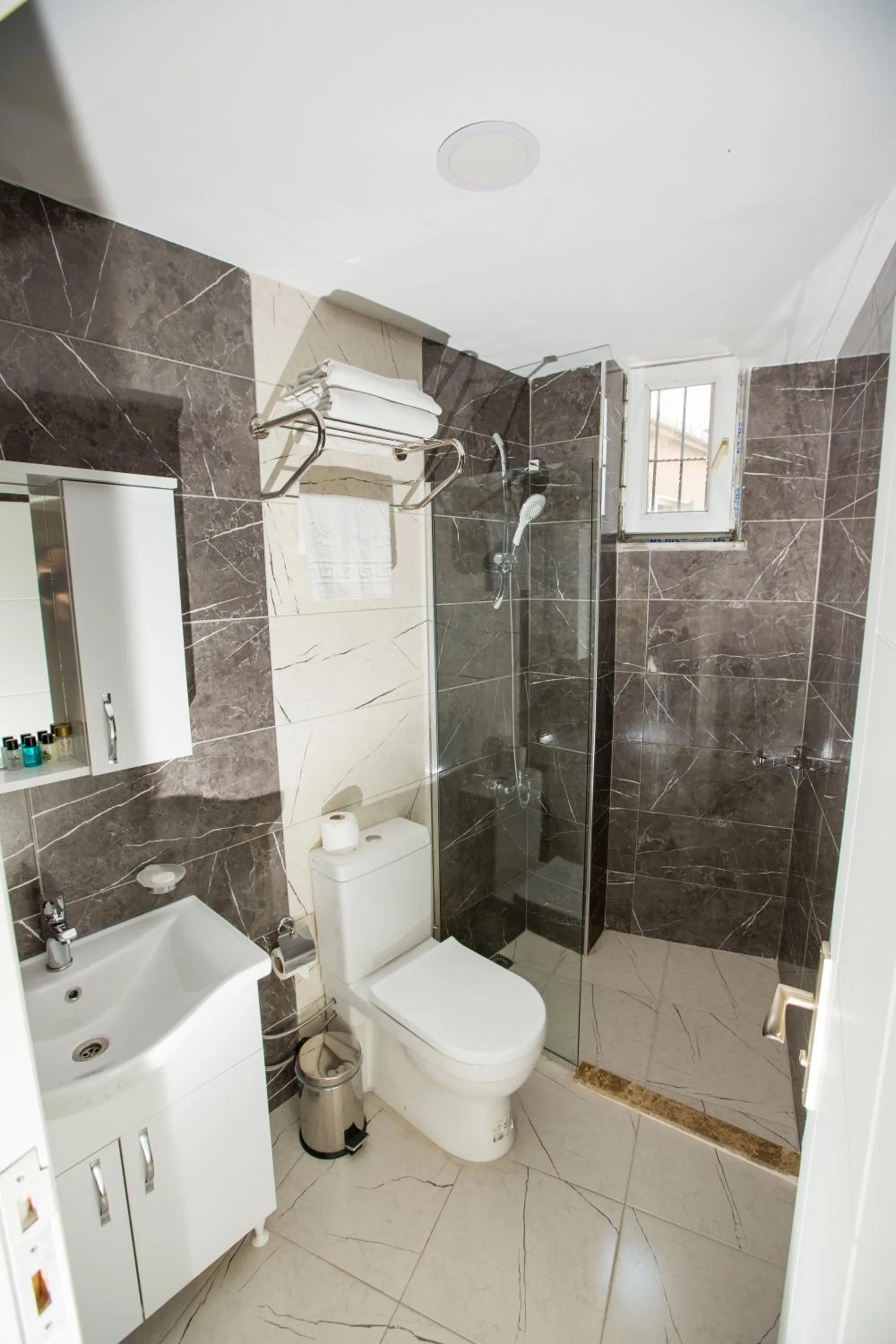 Shower in Corner Garden Hotel