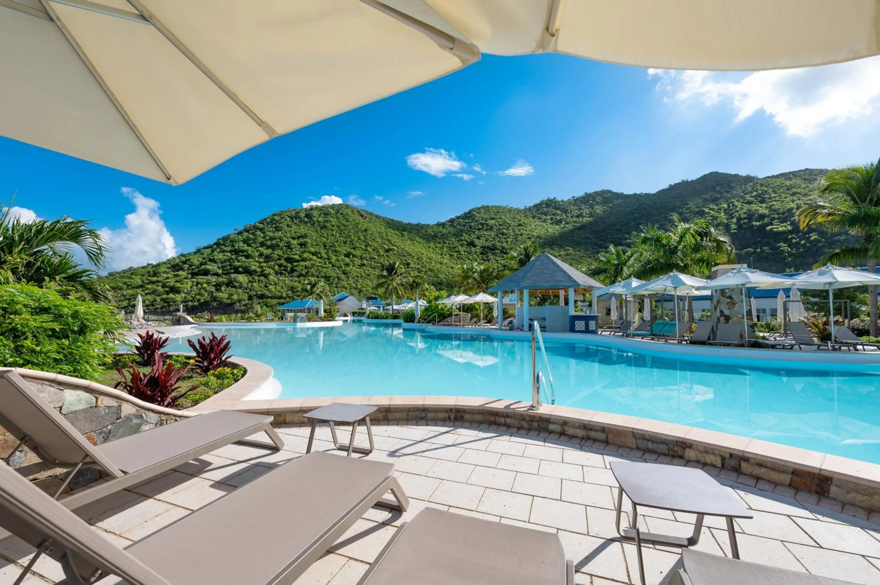 Swimming pool in Secrets St Martin Resort & Spa - All Inclusive