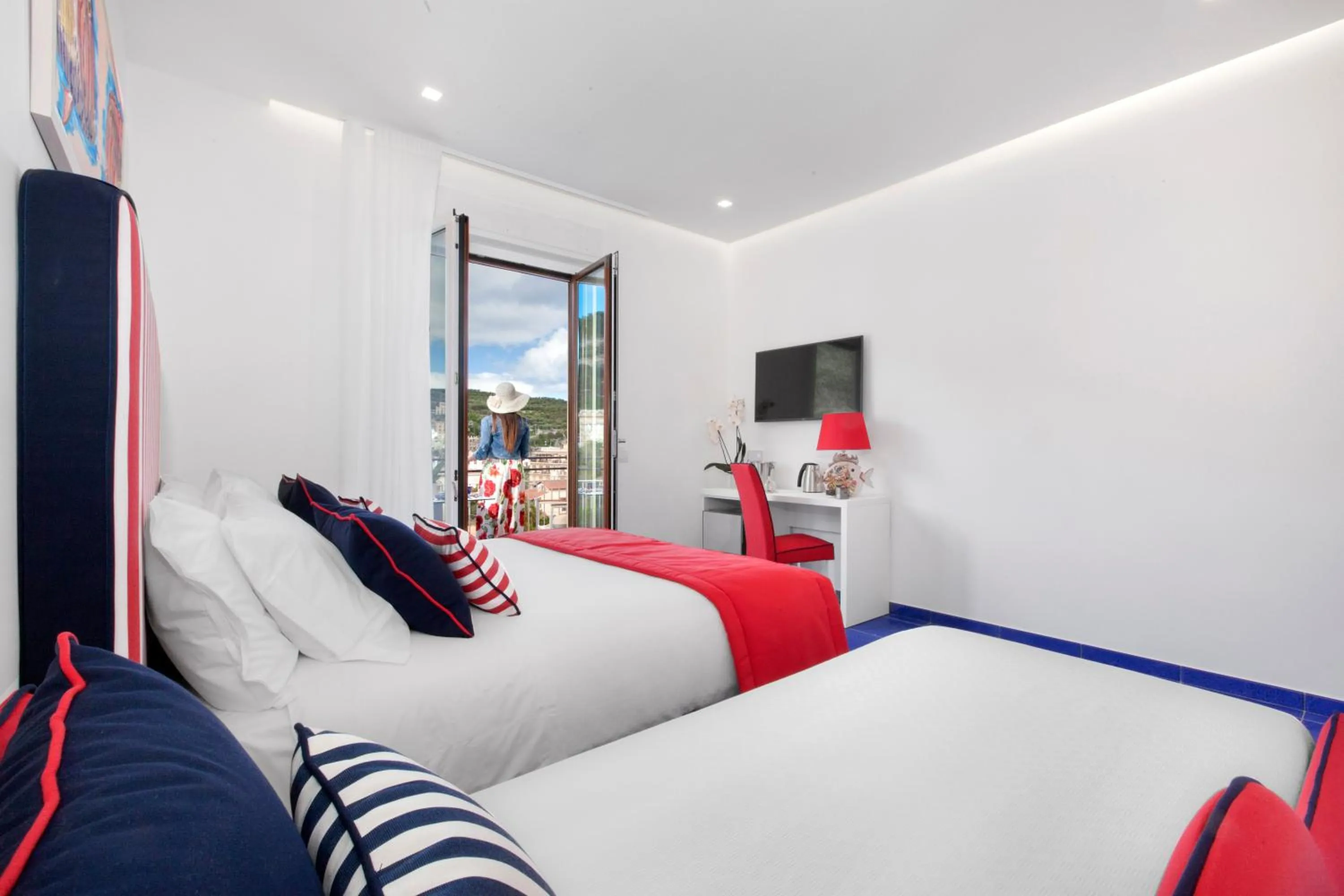 Photo of the whole room, Bed in YourHome - Sersale Suites