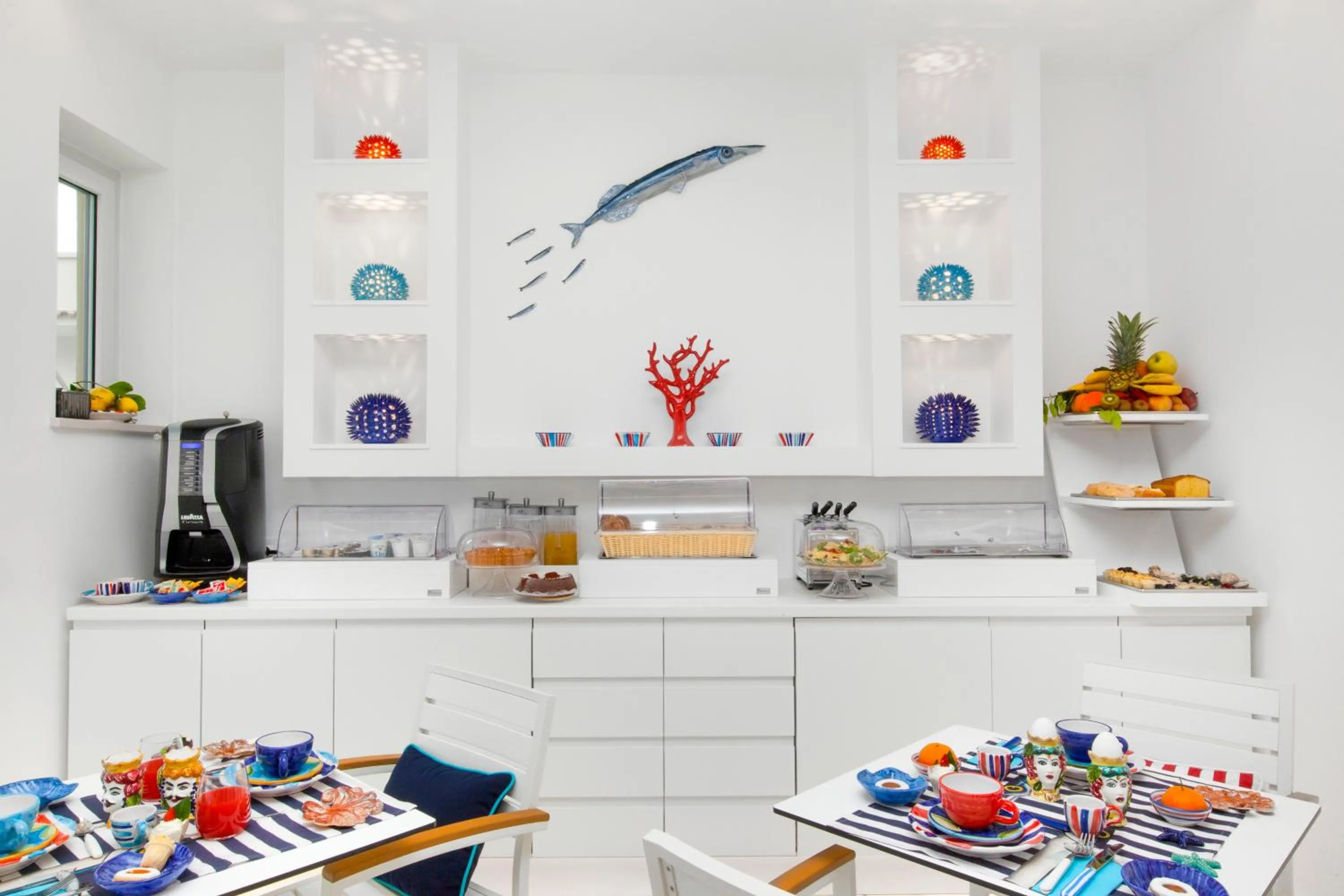 Food and drinks in YourHome - Sersale Suites