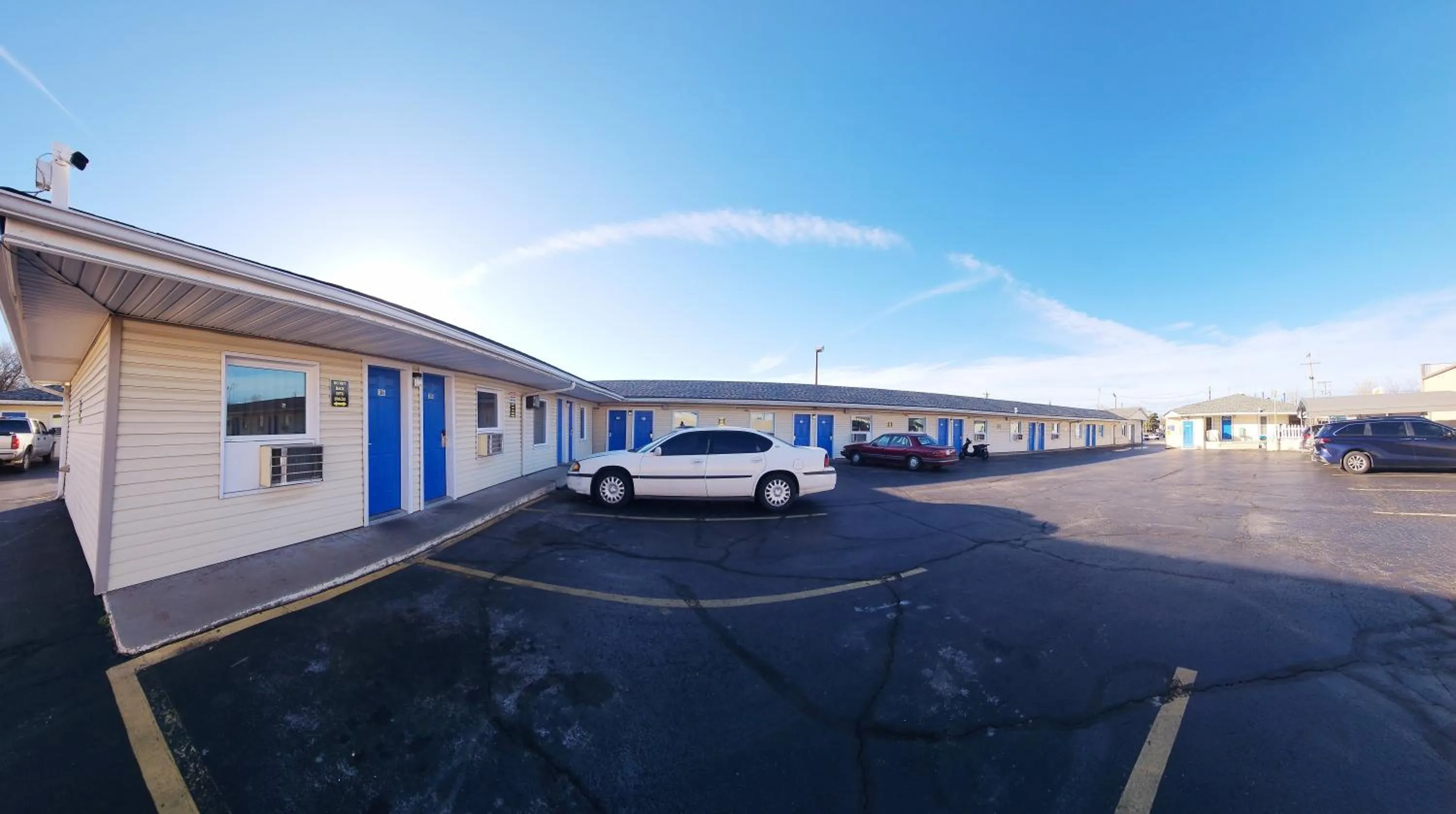 Parking in Plaza Motel