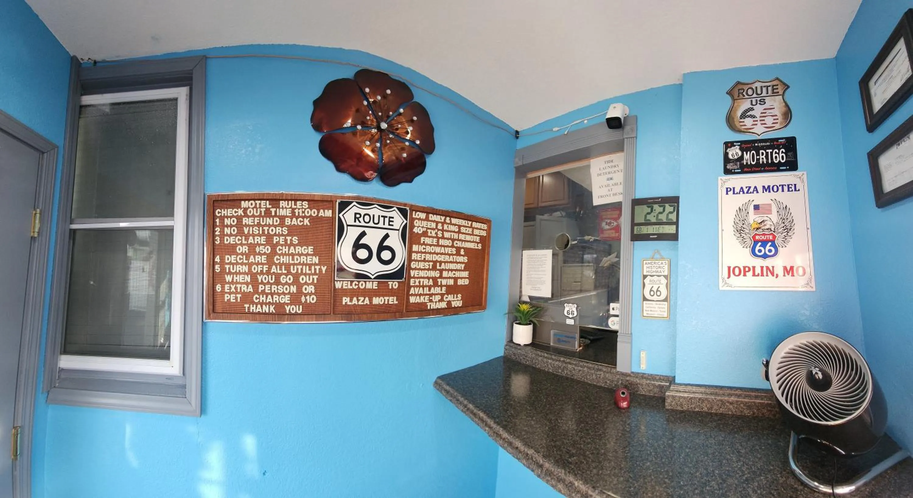 Lobby or reception in Plaza Motel