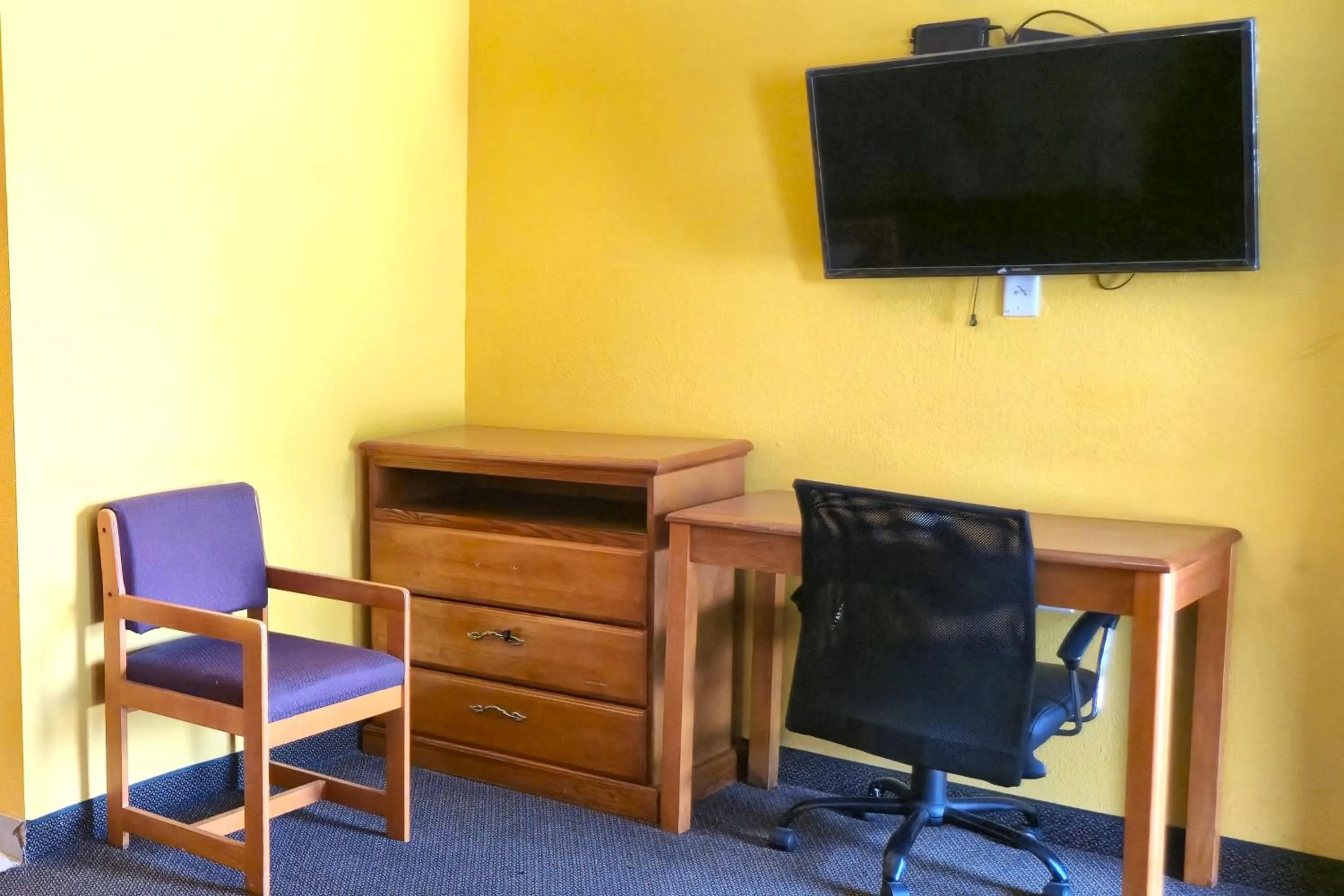 Bedroom in Relax Inn by OYO Sulphur Hwy 90