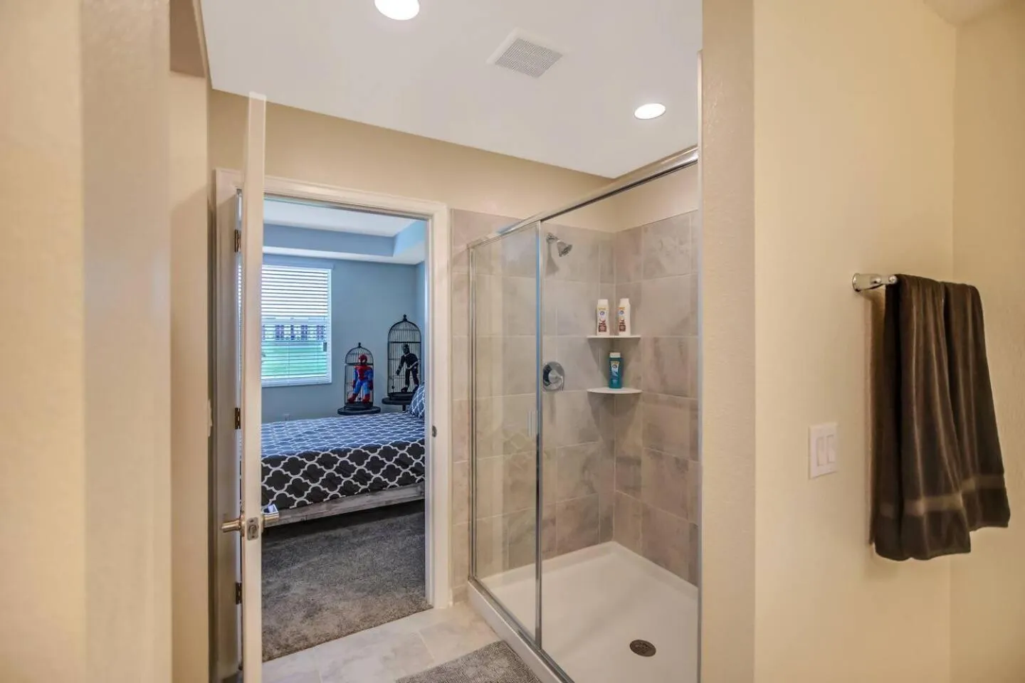Shower in H - New 2 Bedroom Condo - 5 Miles to Disney - Free Water Park