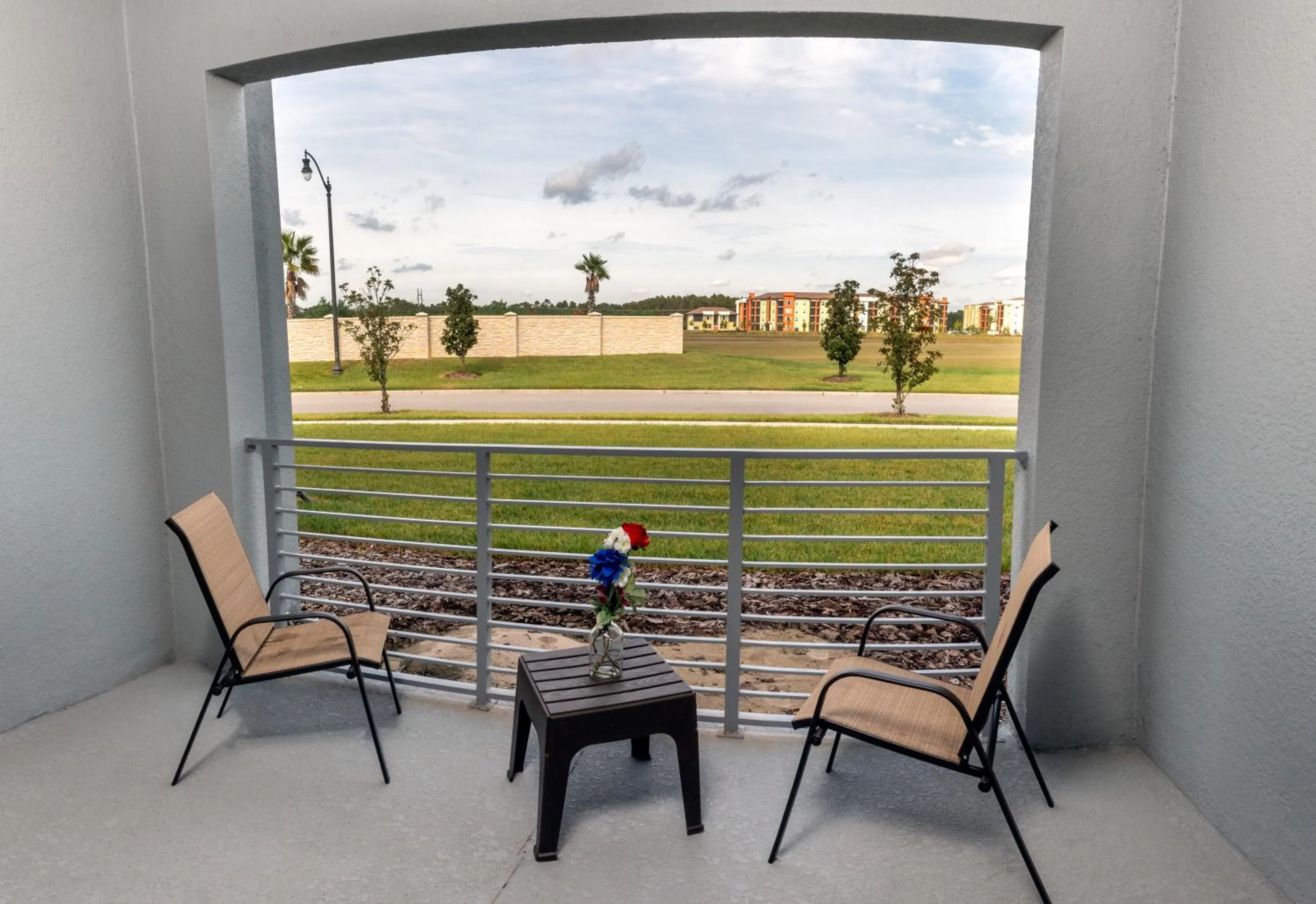 H - New 2 Bedroom Condo - 5 Miles to Disney - Free Water Park