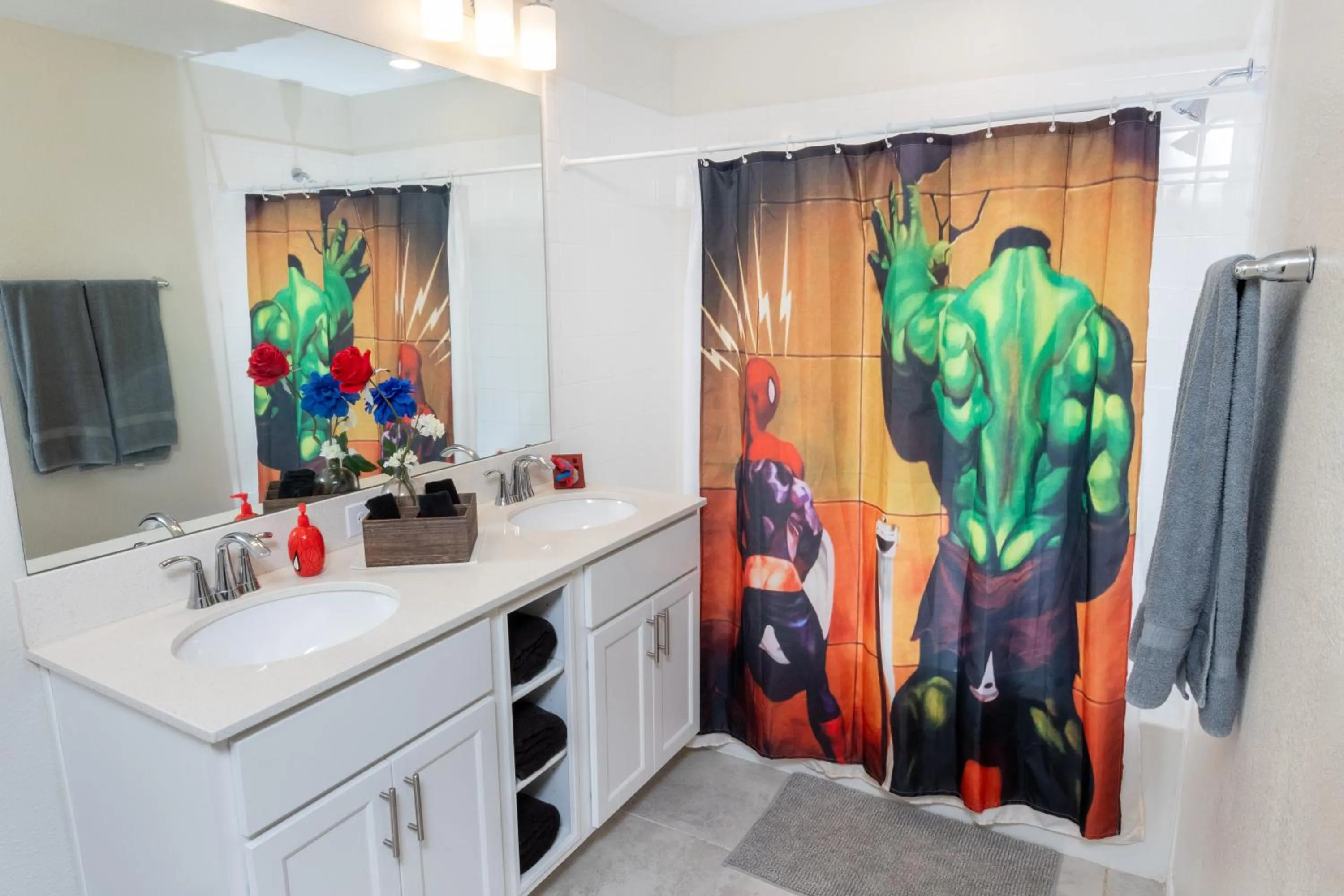 H - New 2 Bedroom Condo - 5 Miles to Disney - Free Water Park