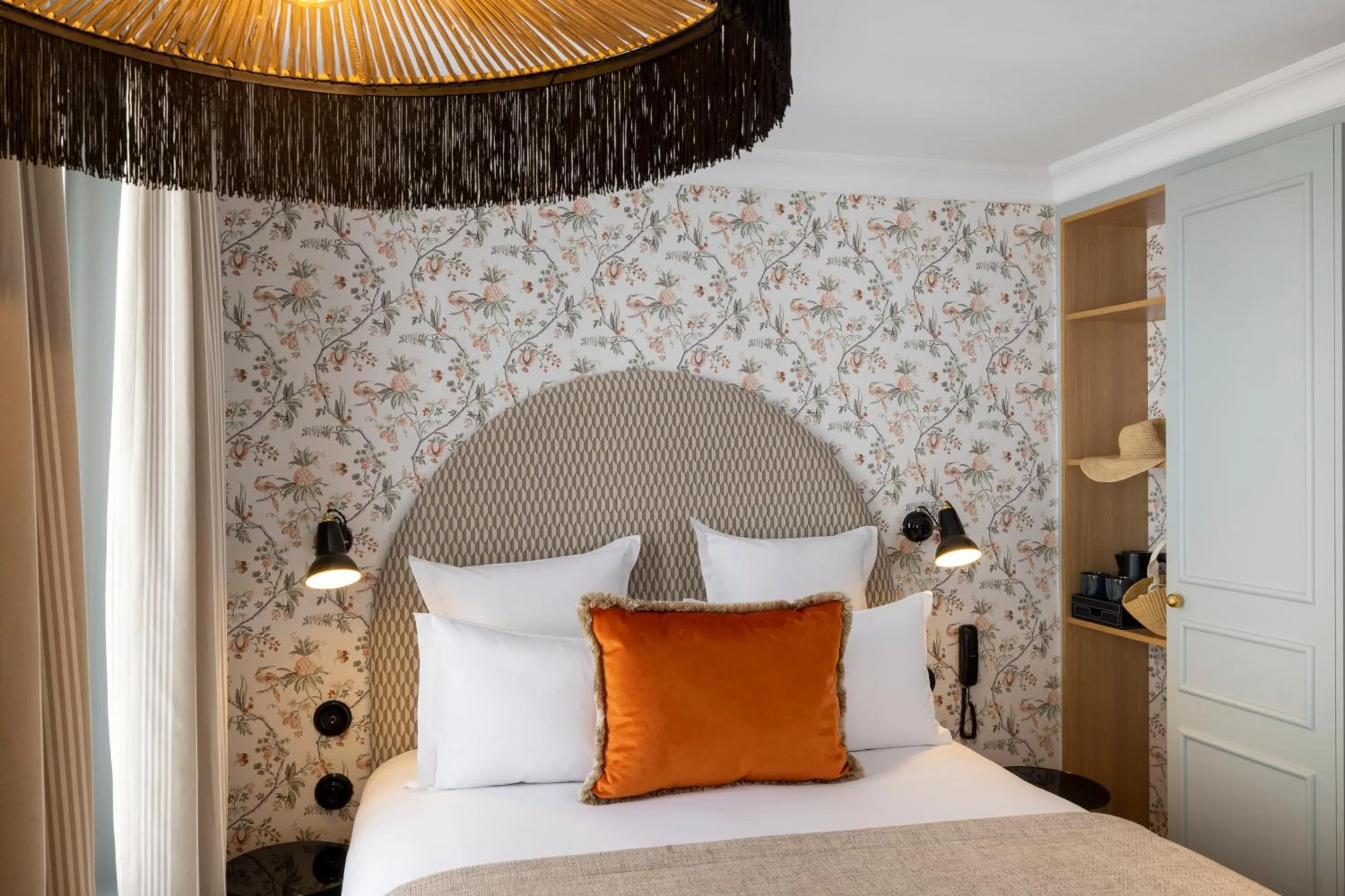 Bedroom, Bed in Hôtel Fior d'Aliza