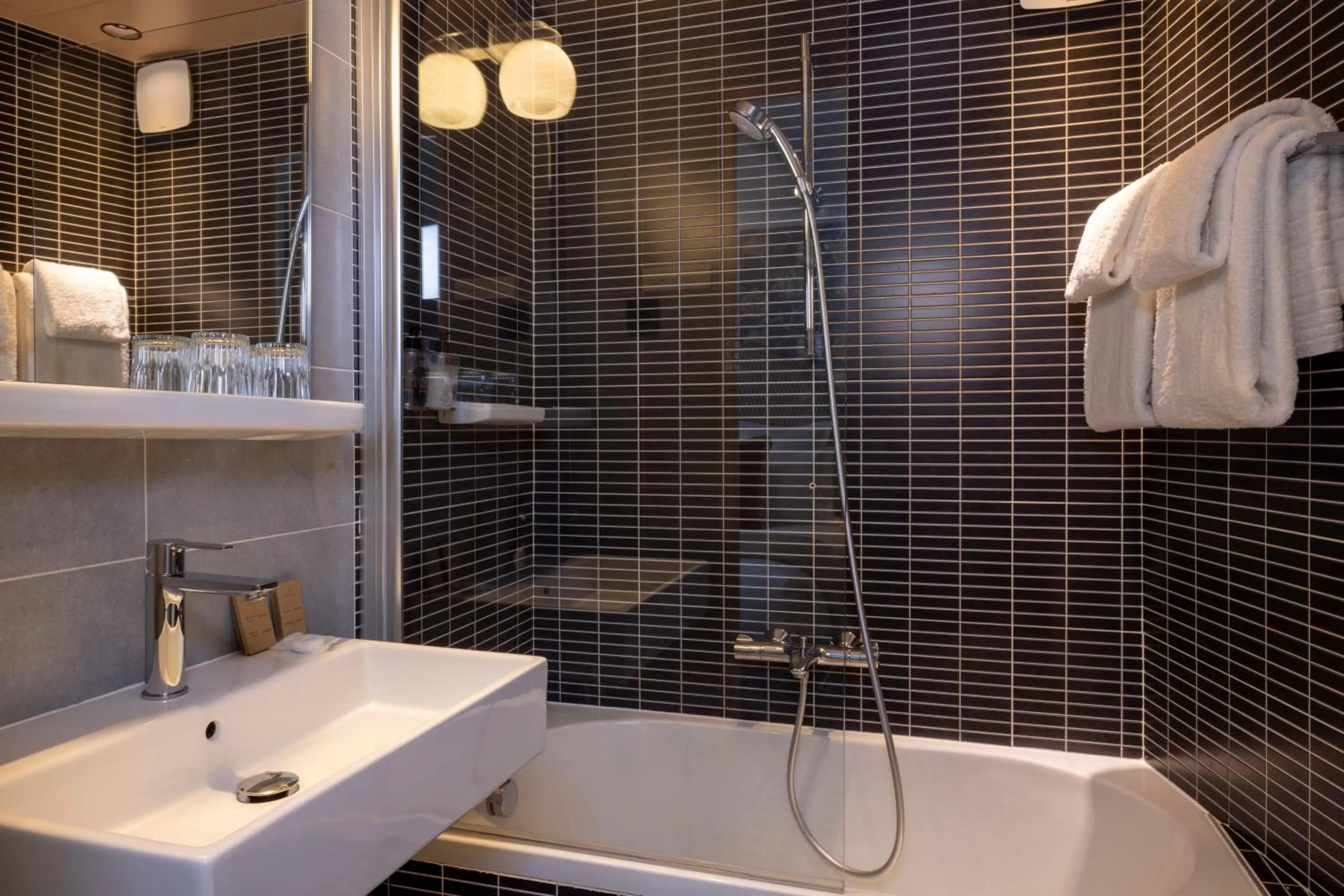 Bathroom in Hôtel Fior d'Aliza