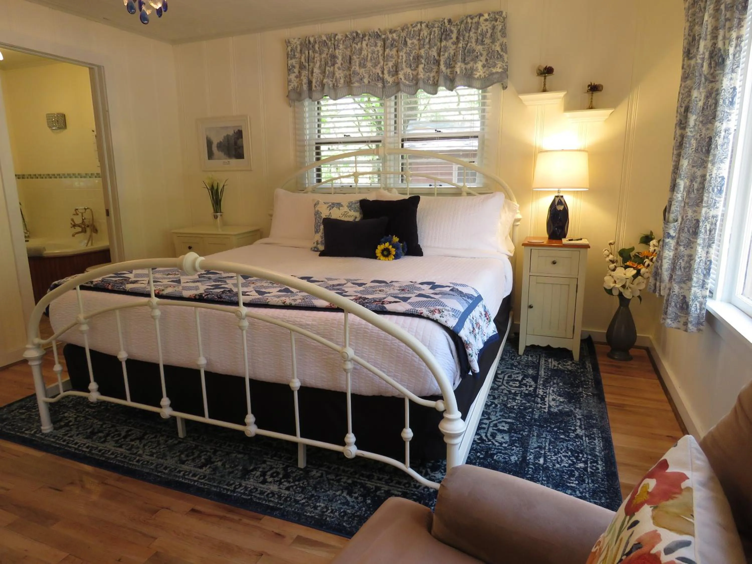 Bed in Tall Pines Inn