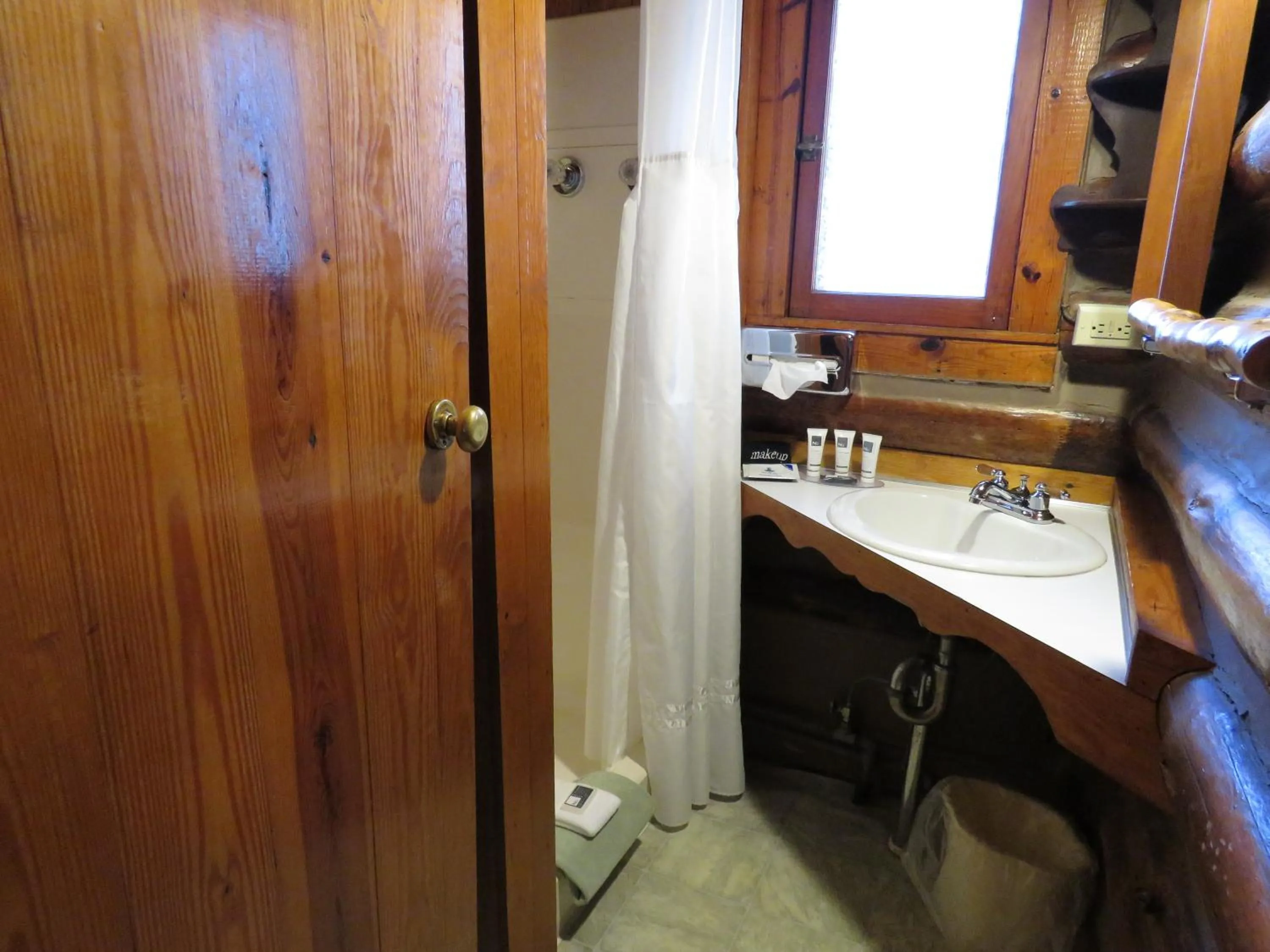 Bathroom in Tall Pines Inn