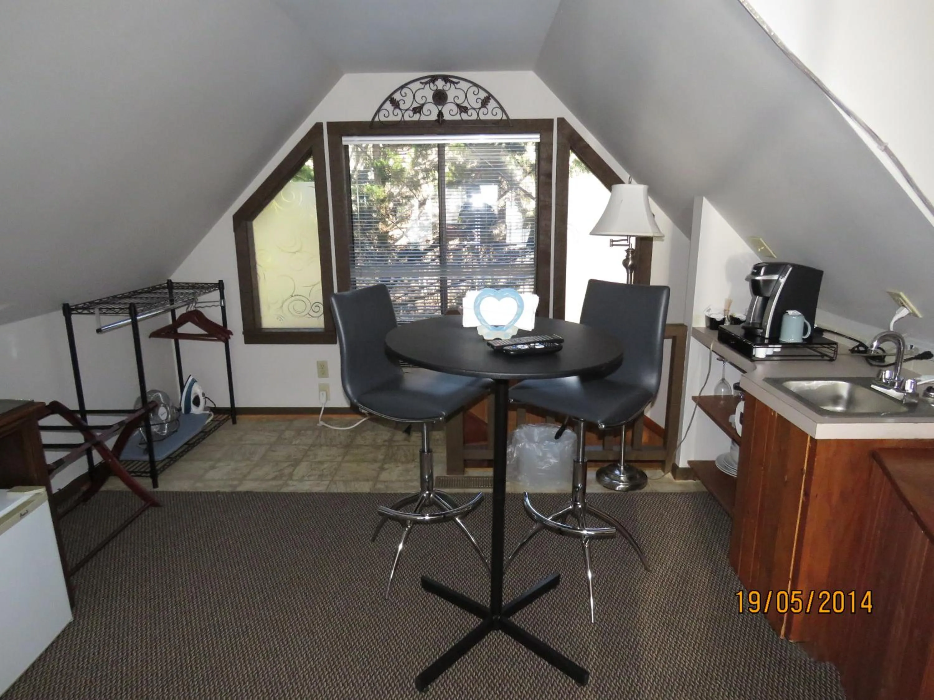 Kitchen or kitchenette in Tall Pines Inn