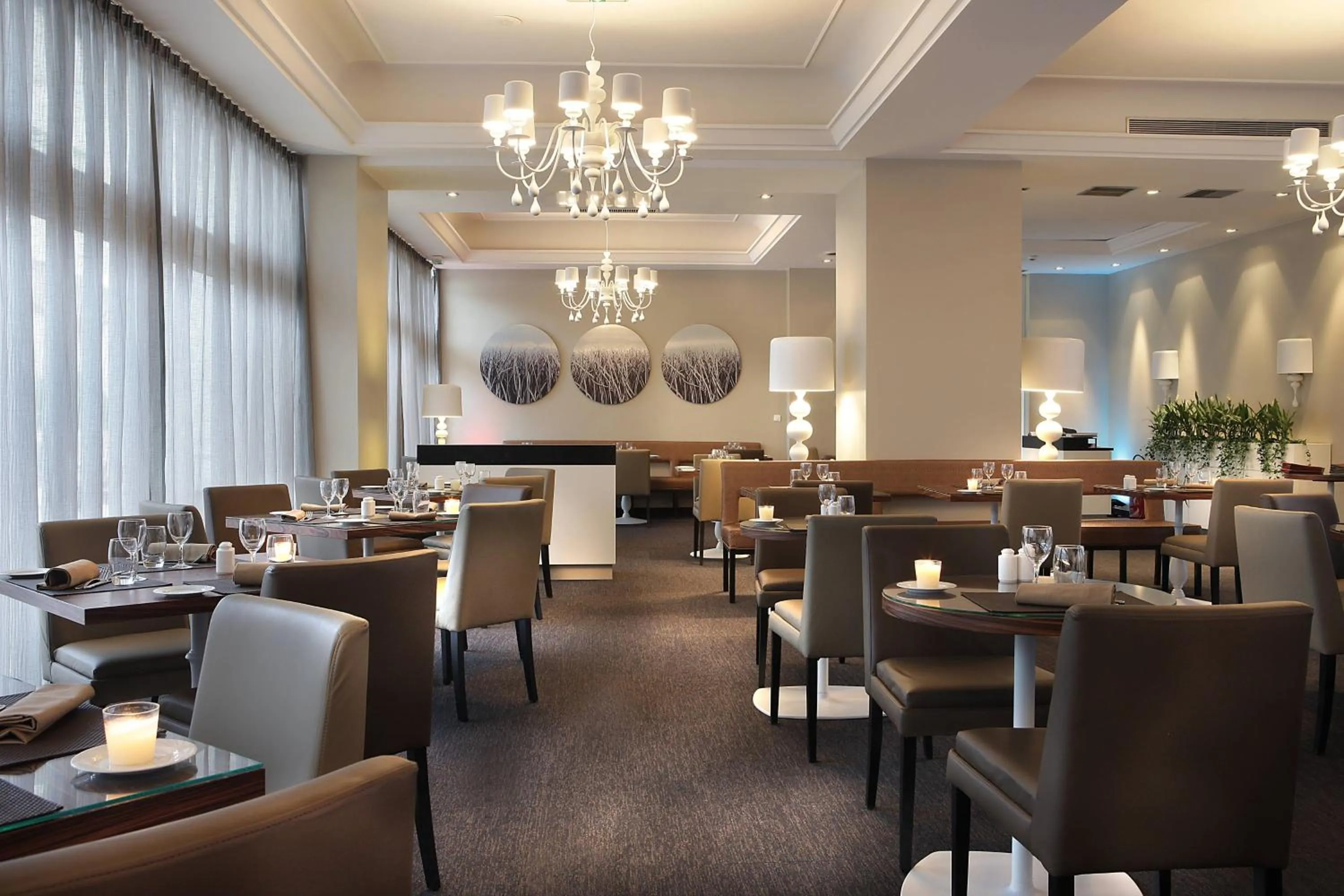 Restaurant/places to eat in AC Hotel by Marriott Ambassadeur Antibes - Juan Les Pins