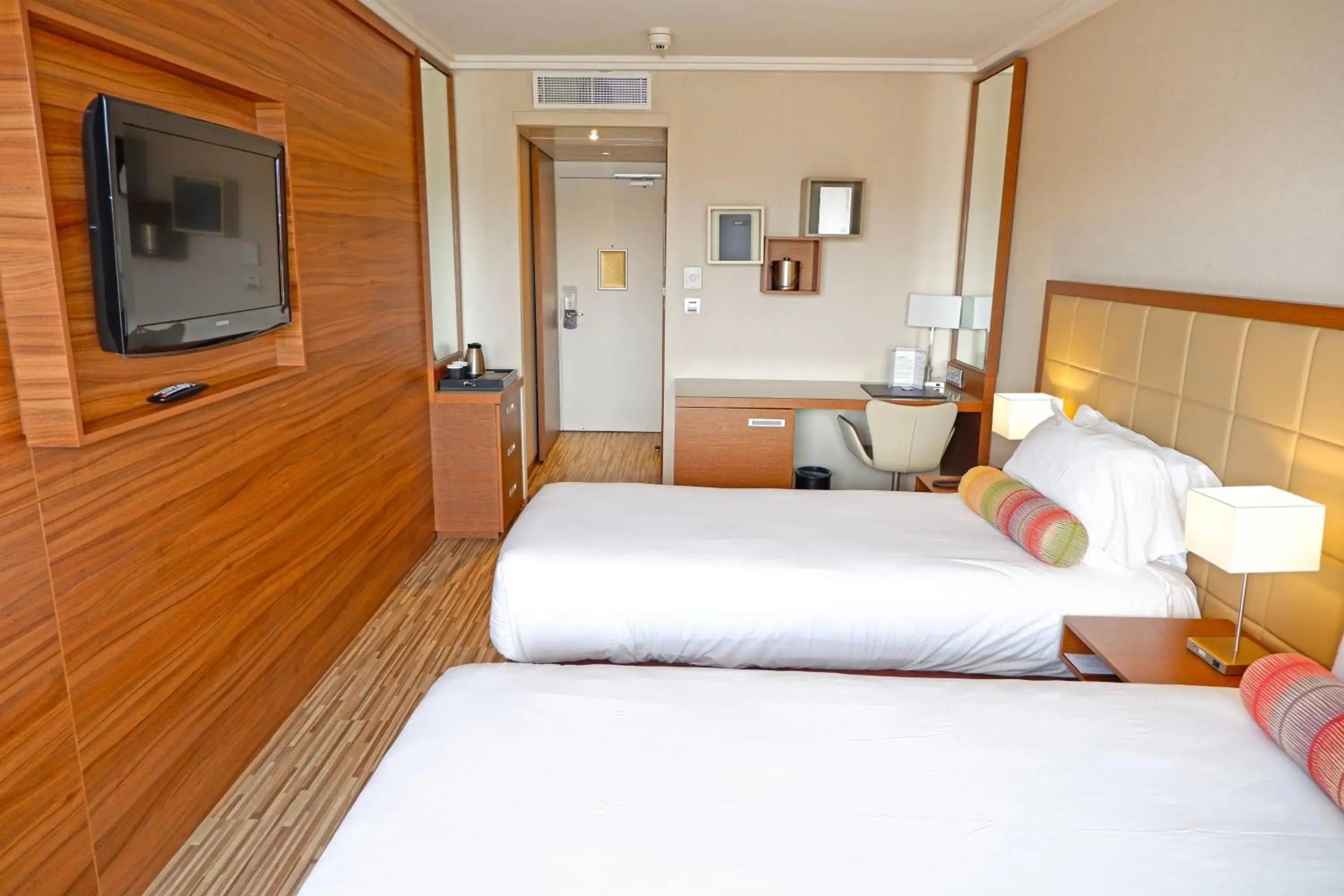 Twin Room with City View in AC Hotel by Marriott Ambassadeur Antibes - Juan Les Pins Twin Room with City View in AC Hotel by Marriott Ambassadeur Antibes - Juan Les Pins