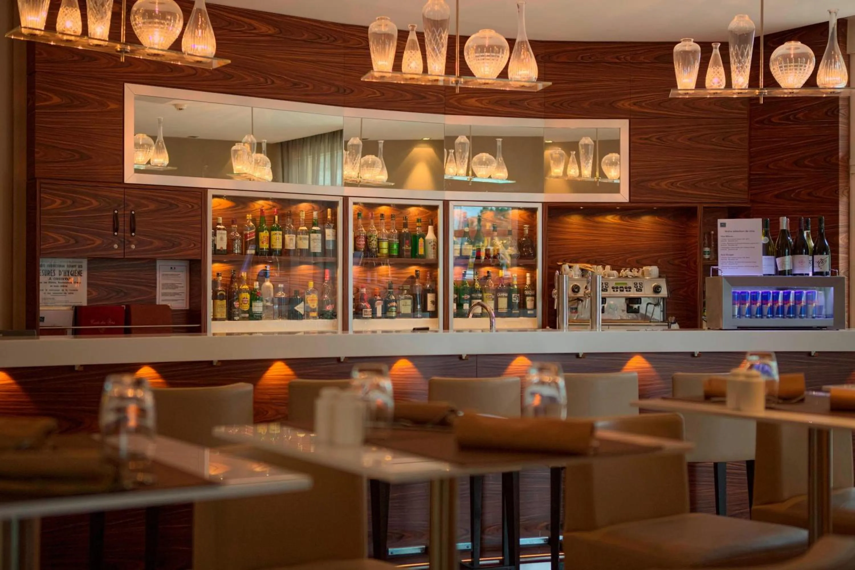 Lounge or bar in AC Hotel by Marriott Ambassadeur Antibes - Juan Les Pins