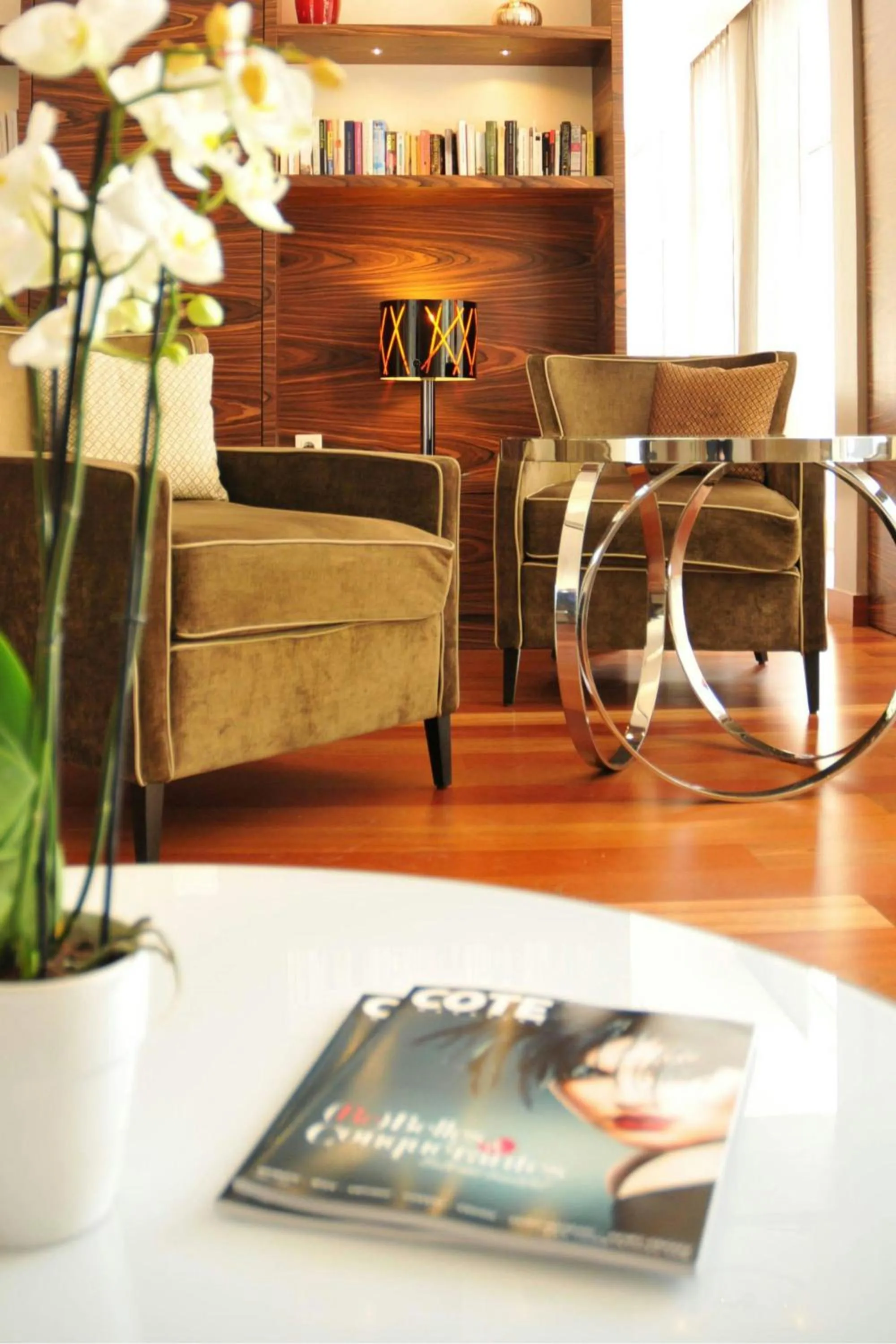 Lounge or bar in AC Hotel by Marriott Ambassadeur Antibes - Juan Les Pins