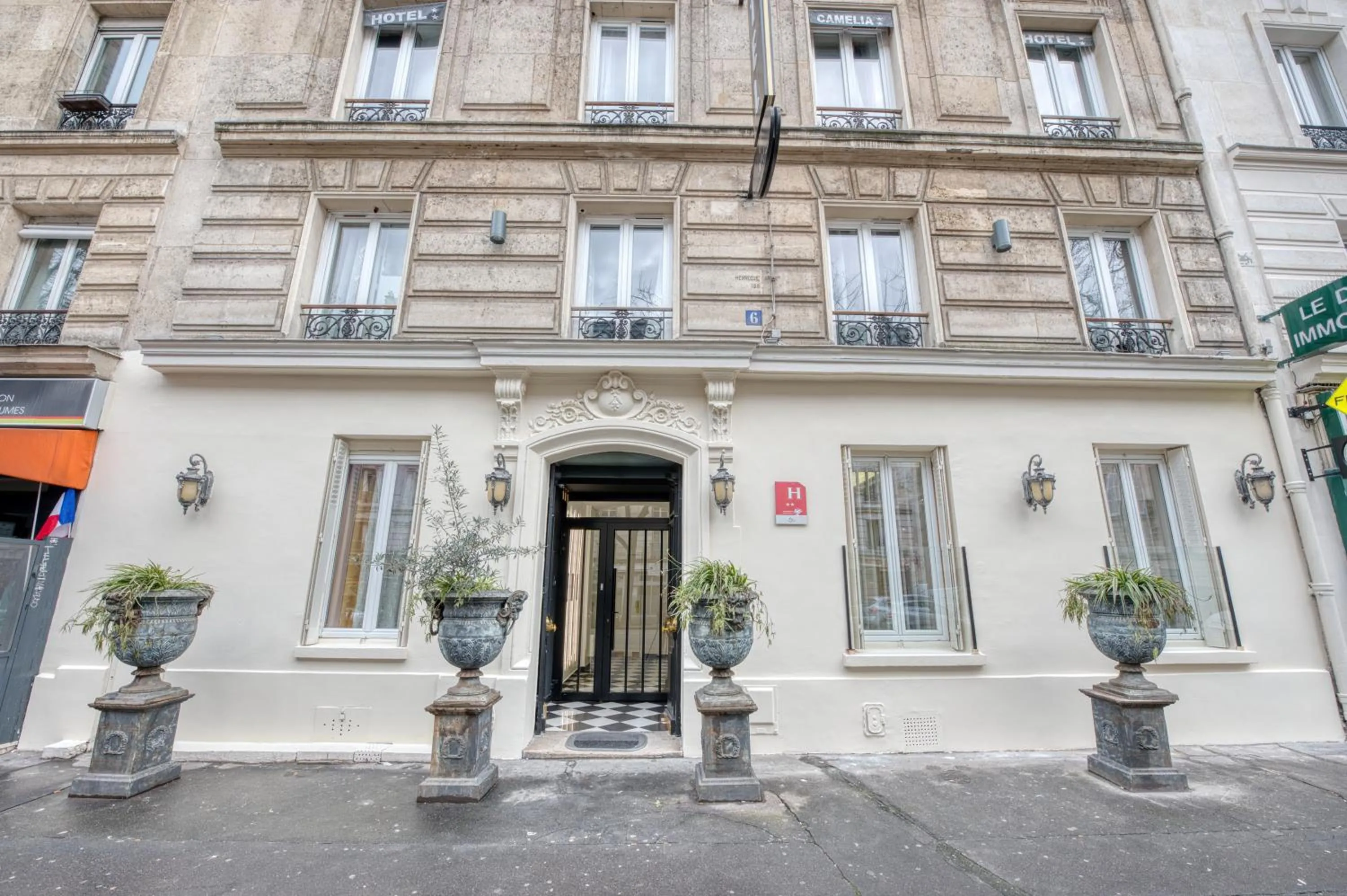 Facade/entrance in Camelia Prestige - Place de la Nation