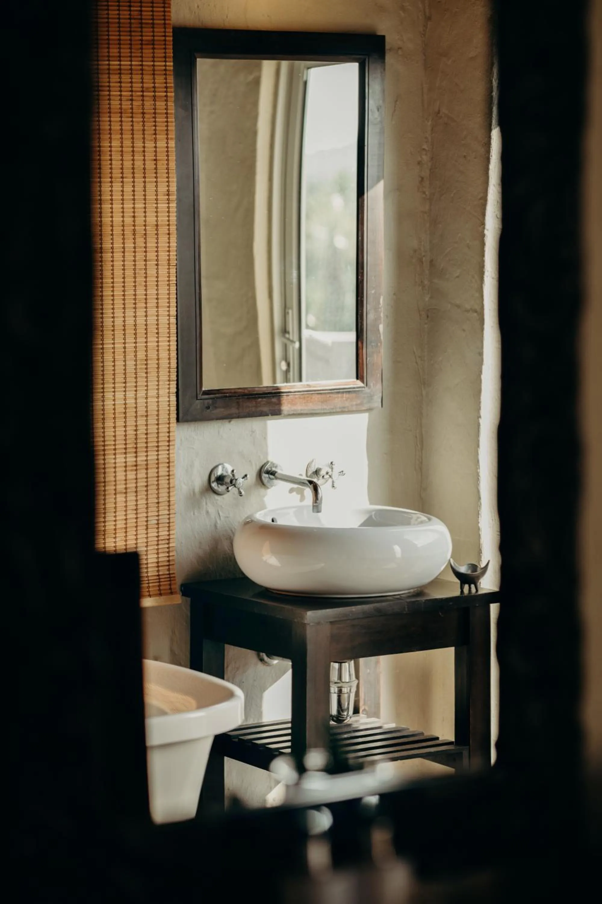 Bathroom in Hlosi Game Lodge - Amakhala Game Reserve