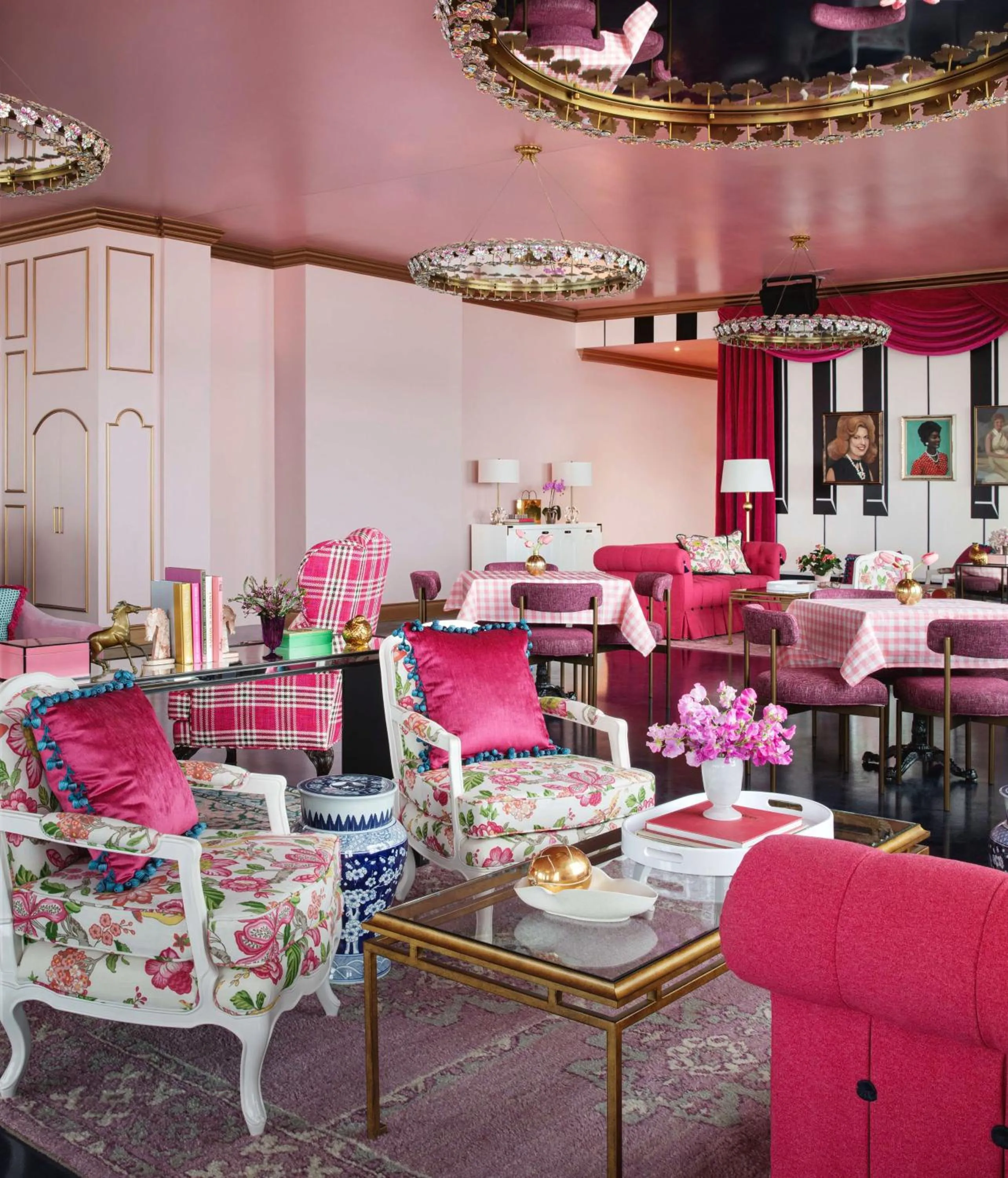 Dining area in Graduate by Hilton Nashville