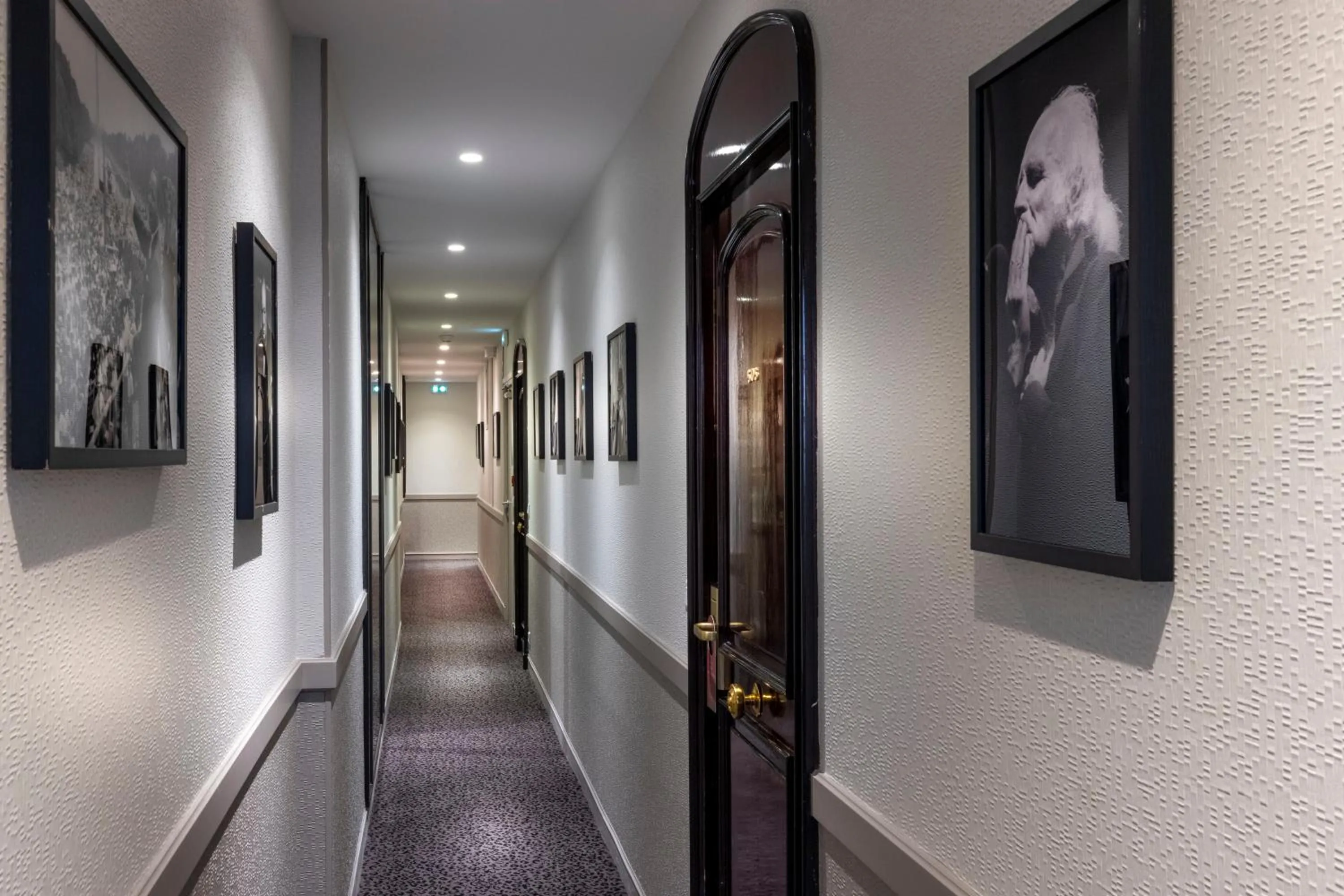 Property building in Elysées Ceramic