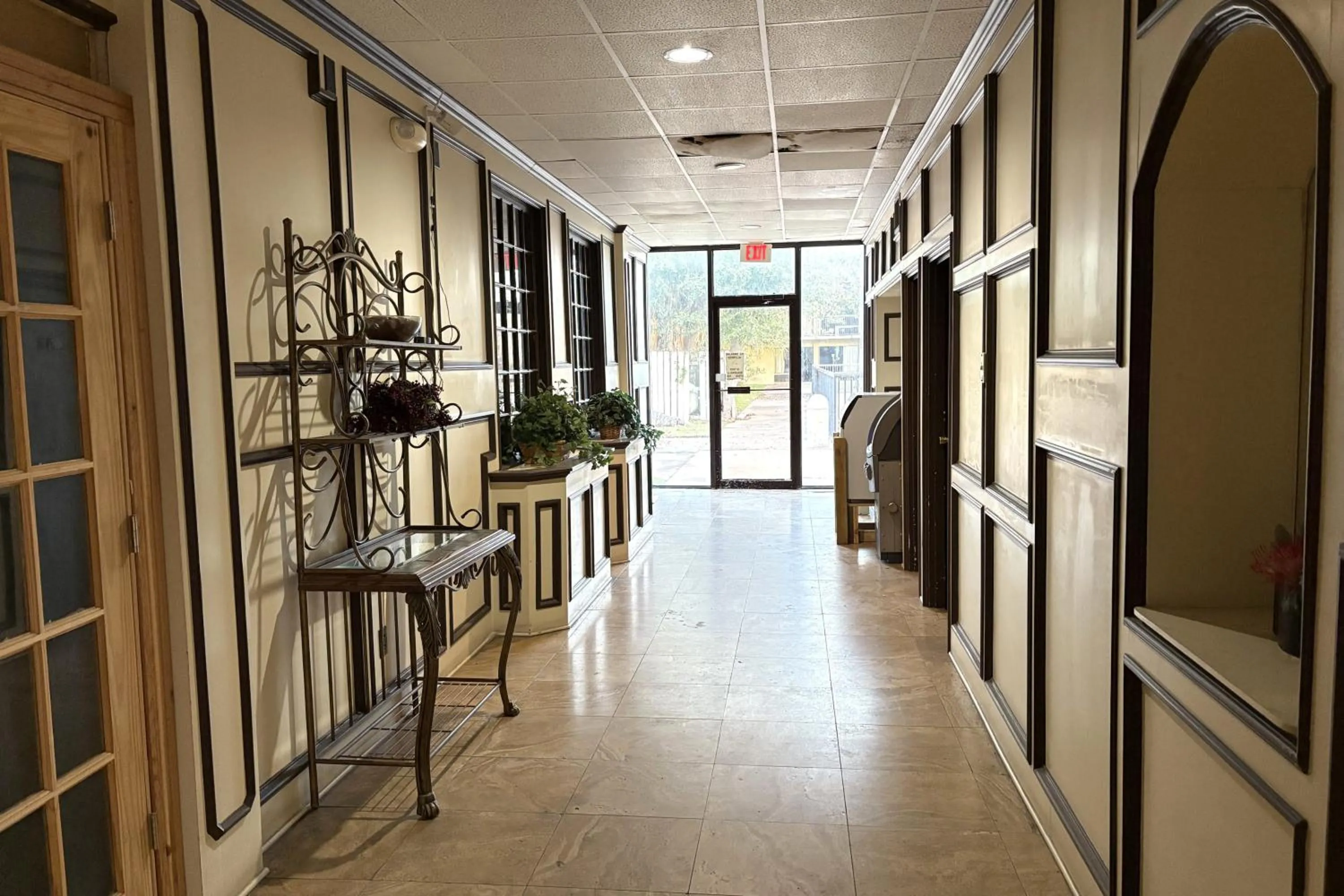 Lobby or reception in Motel 19 By Capital O Baytown I-10