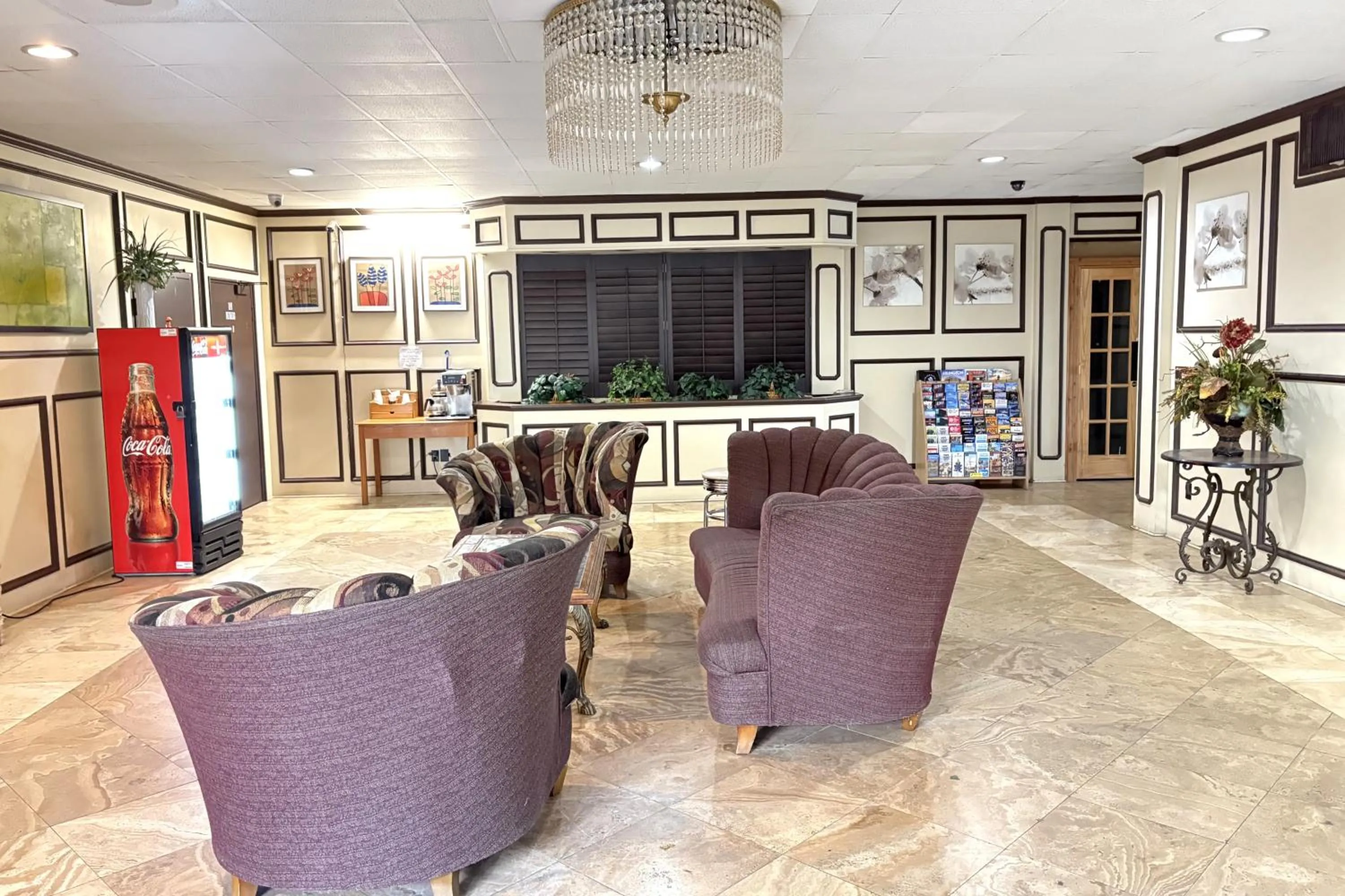 Seating area in Motel 19 By Capital O Baytown I-10