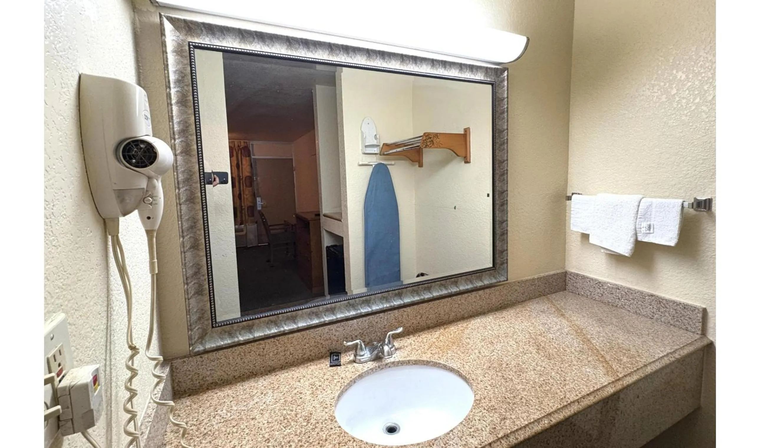 Bathroom in Motel 19 By Capital O Baytown I-10