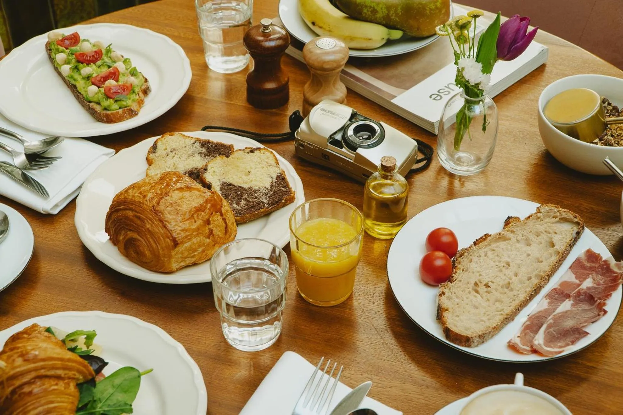 Restaurant/places to eat in Hotel Pulitzer Paris