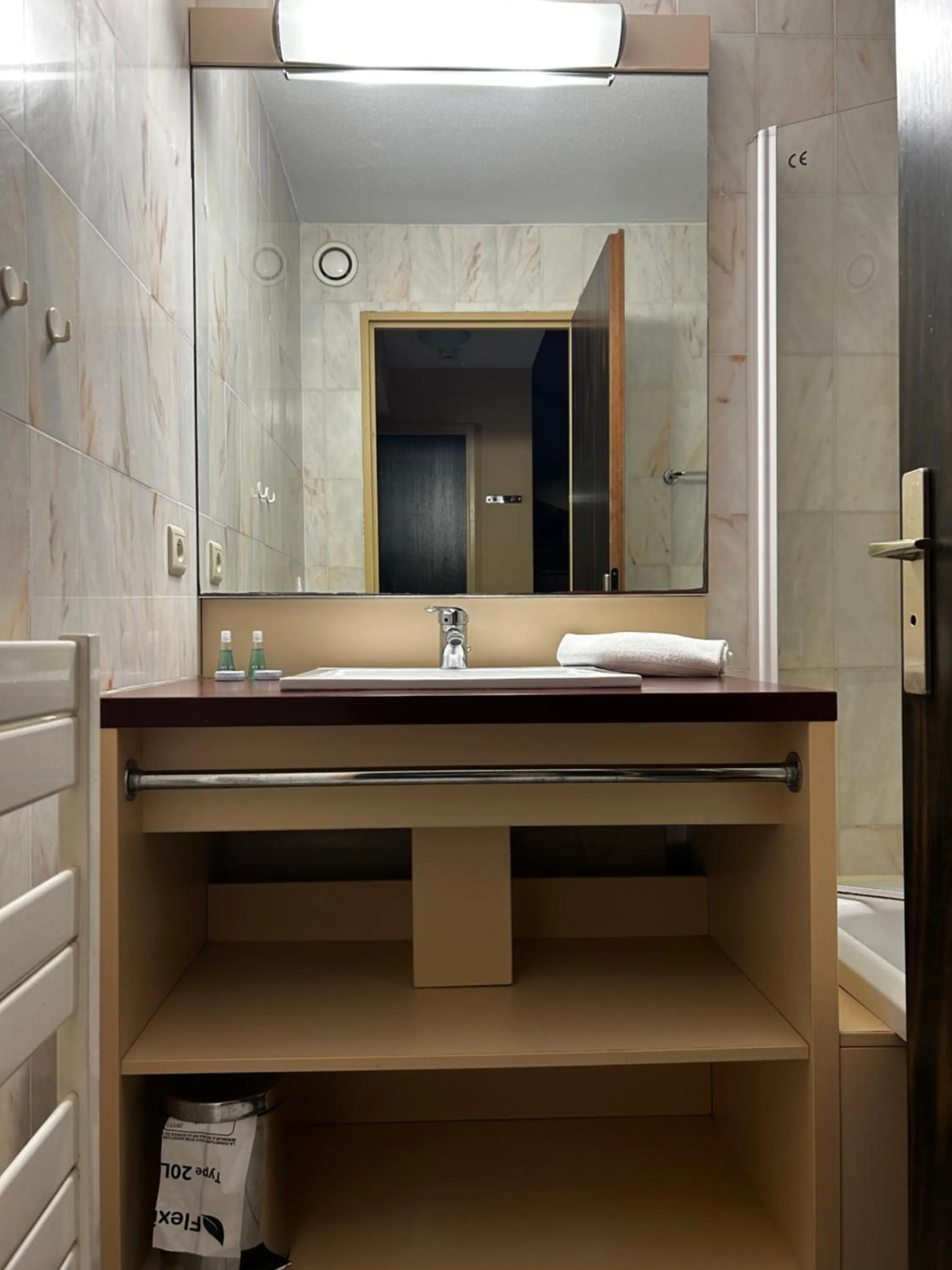 Bathroom in Lagrange Grand Bleu Vacances – Résidence Les Jardins de Neptune