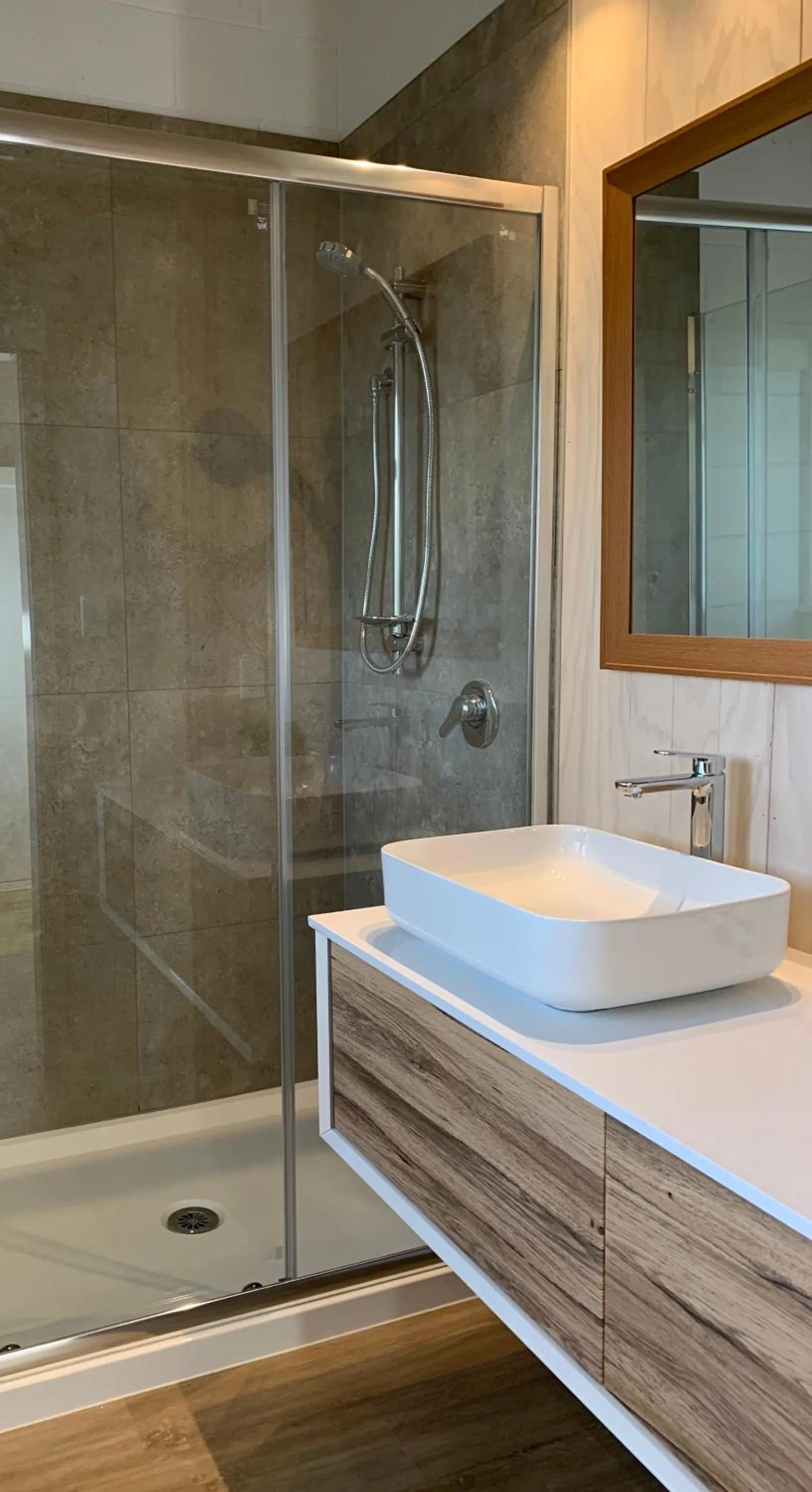 Bathroom in Kaikōura Peaks eMotel