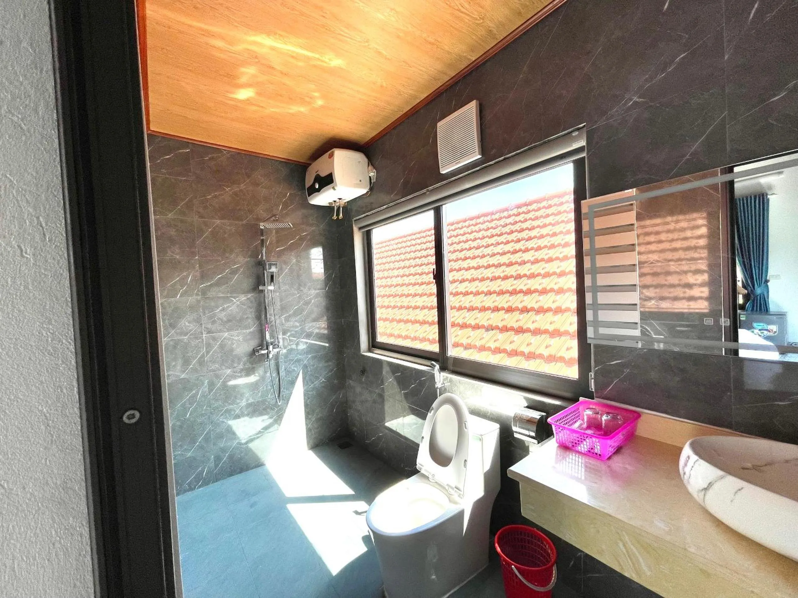 Shower in Tam Coc Charming Bungalow