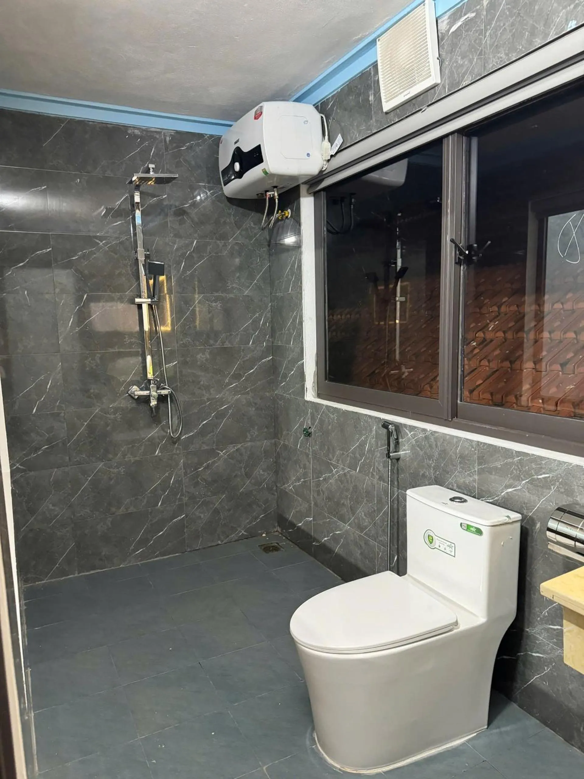 Shower in Tam Coc Charming Bungalow