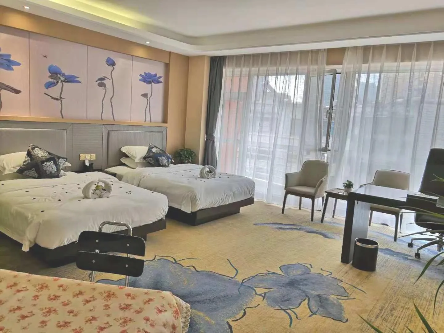 Photo of the whole room, Bed in Demei Boutique Hotel