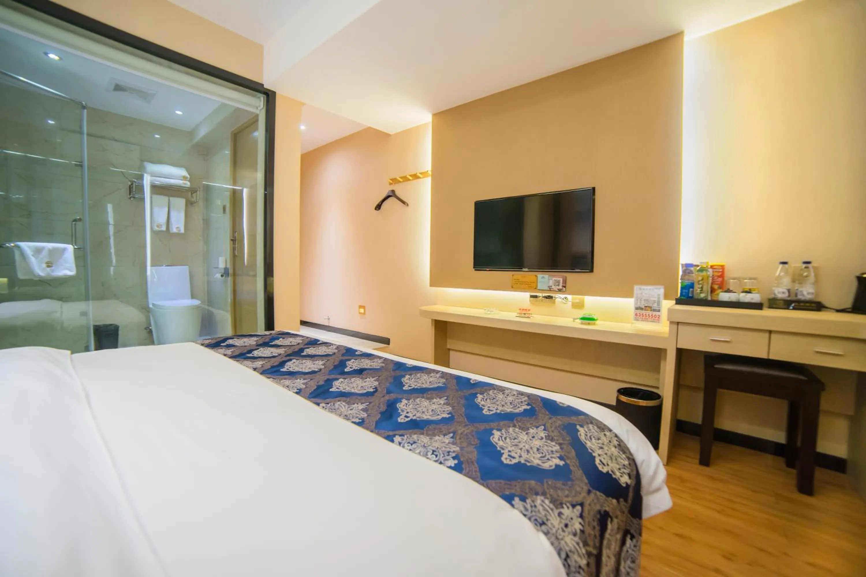 Photo of the whole room, Bed in Demei Boutique Hotel