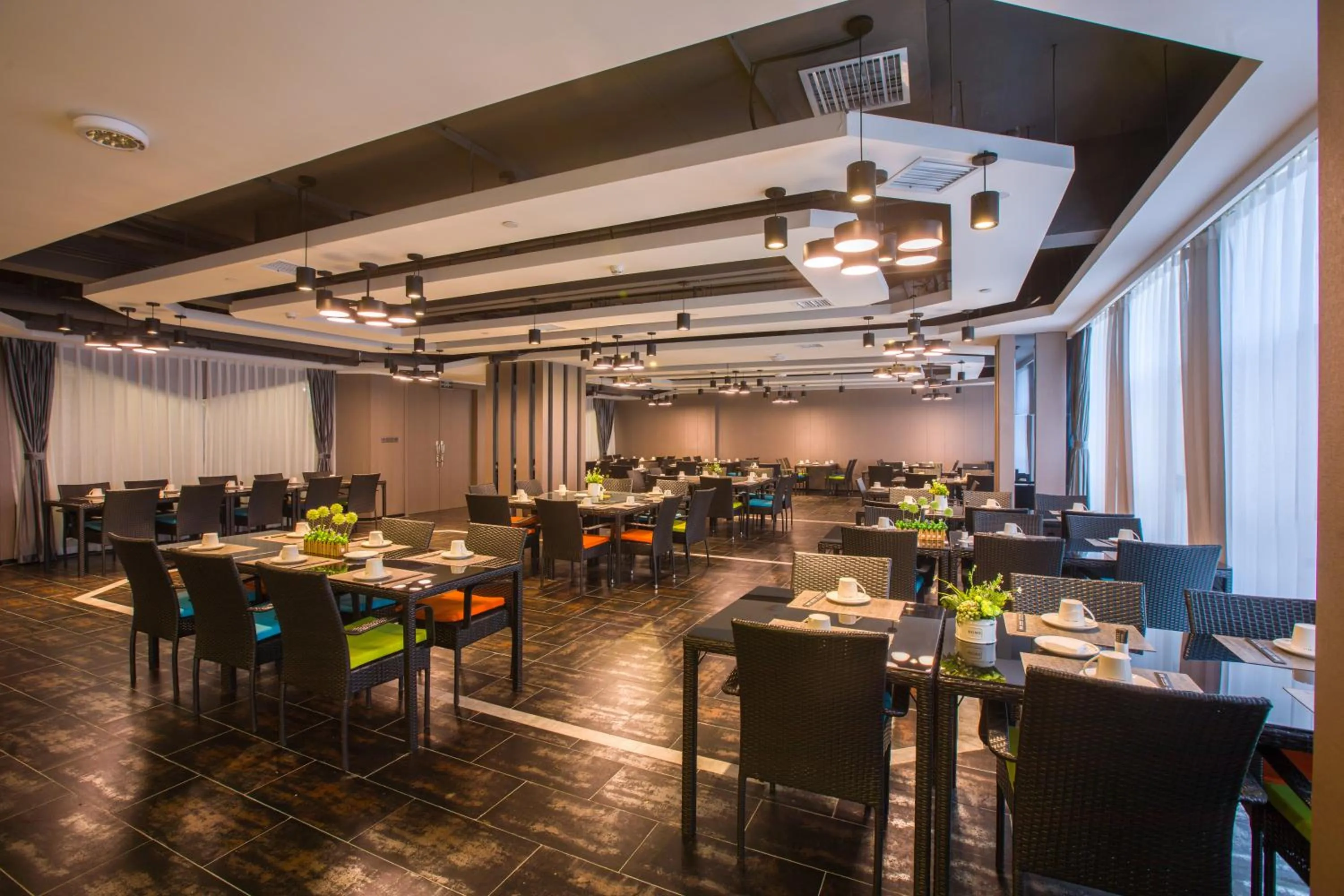 Restaurant/places to eat in Ruiman International Hotel