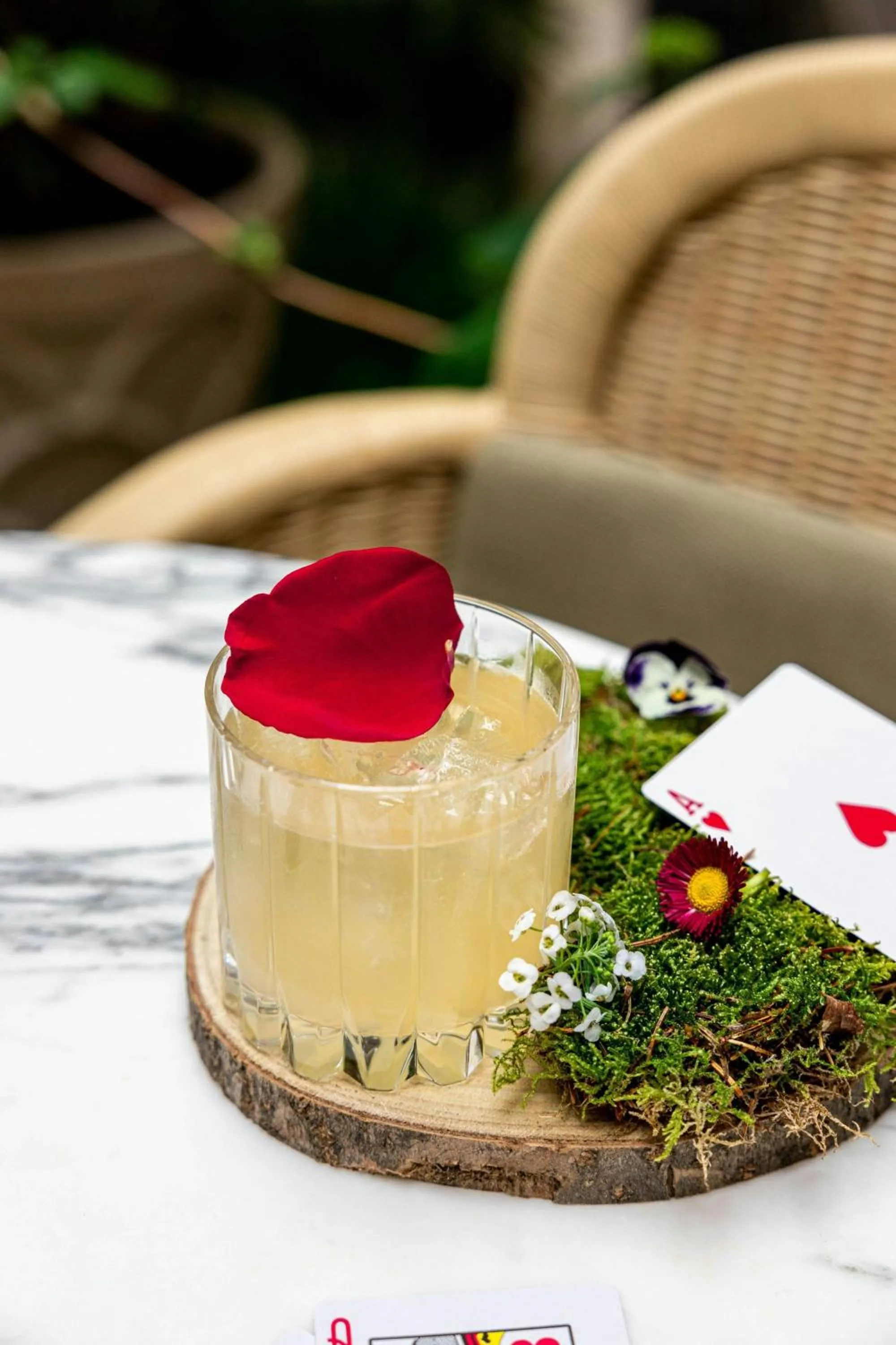 Restaurant/places to eat in Prince de Galles, a Luxury Collection hotel, Paris