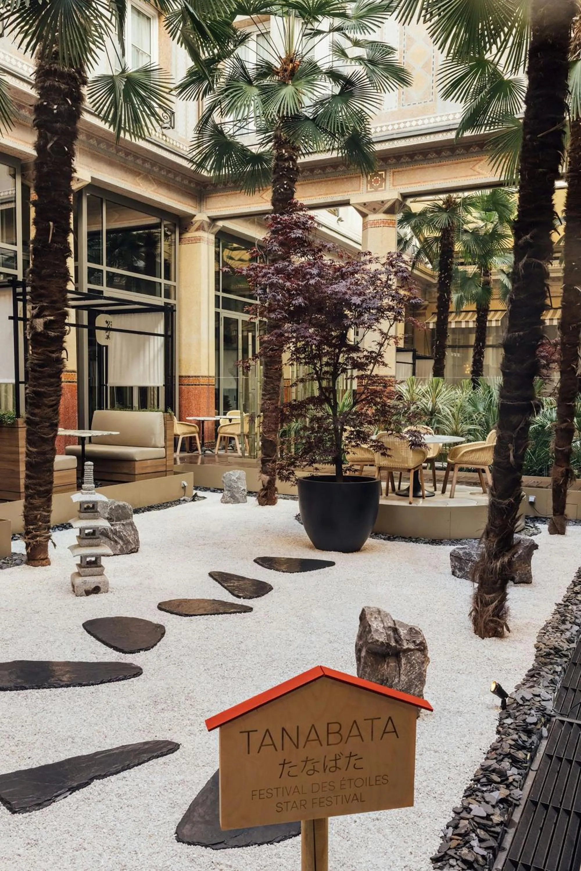 Property building in Prince de Galles, a Luxury Collection hotel, Paris