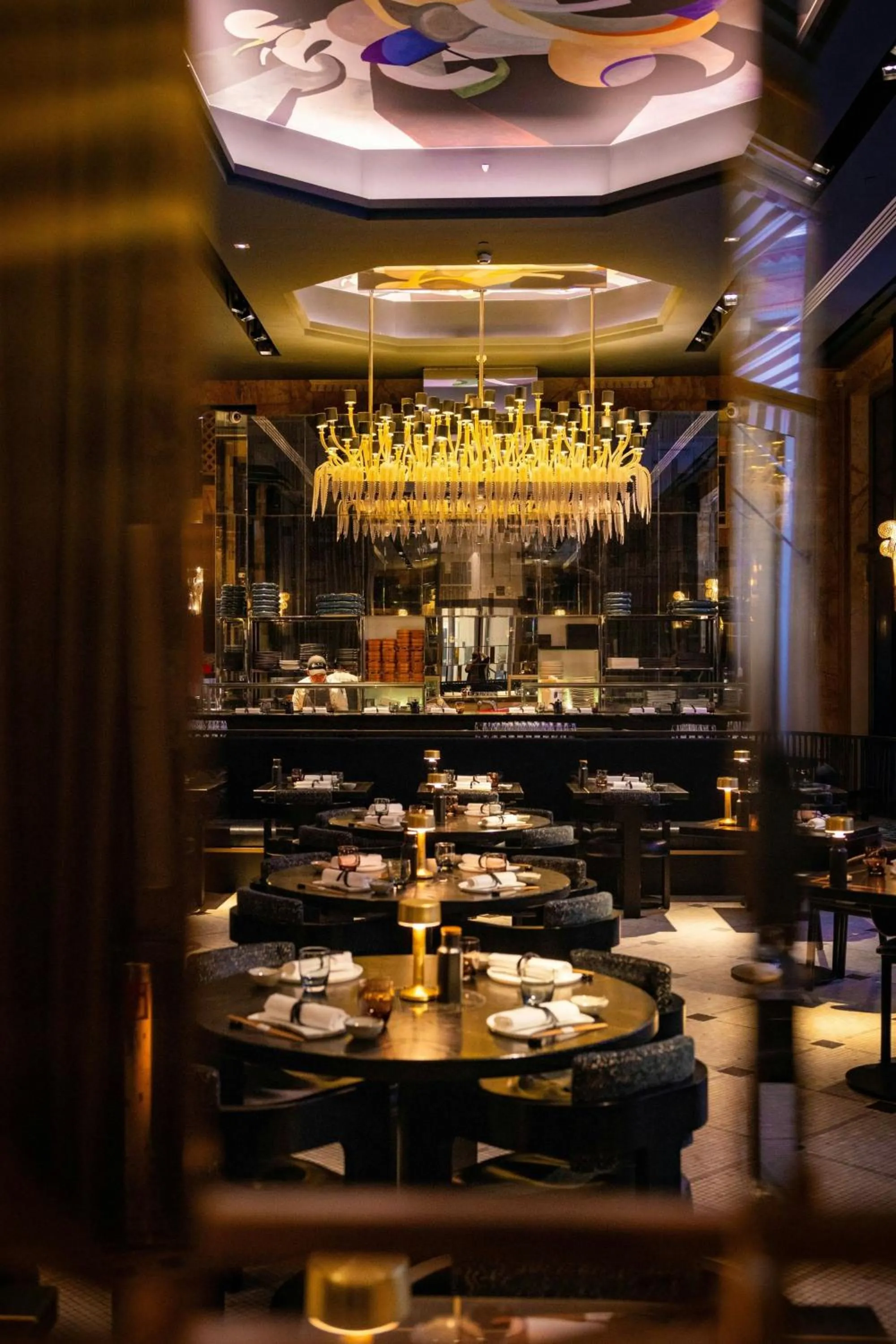 Restaurant/places to eat in Prince de Galles, a Luxury Collection hotel, Paris
