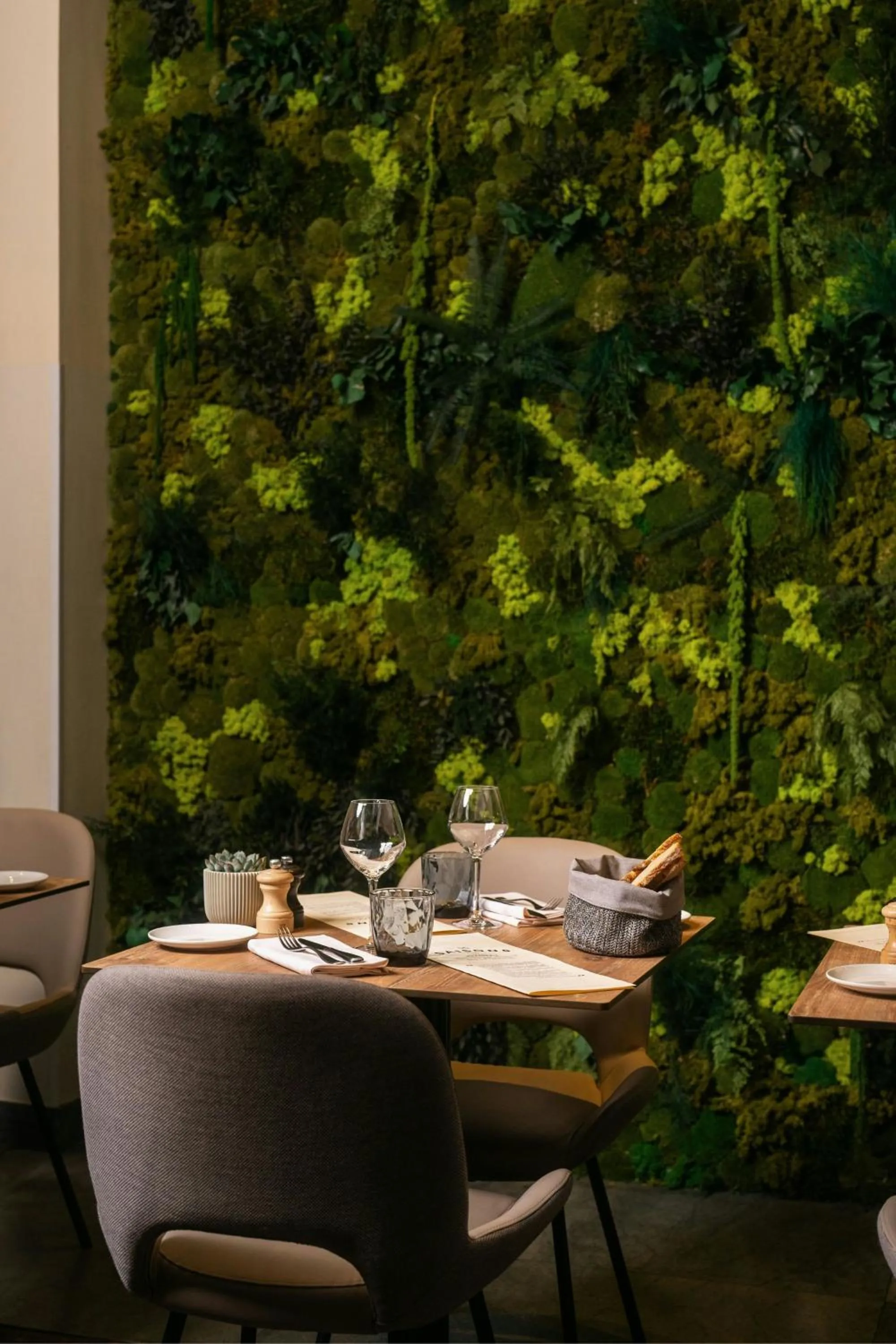 Restaurant/places to eat in Sheraton Paris Charles de Gaulle Airport Hotel