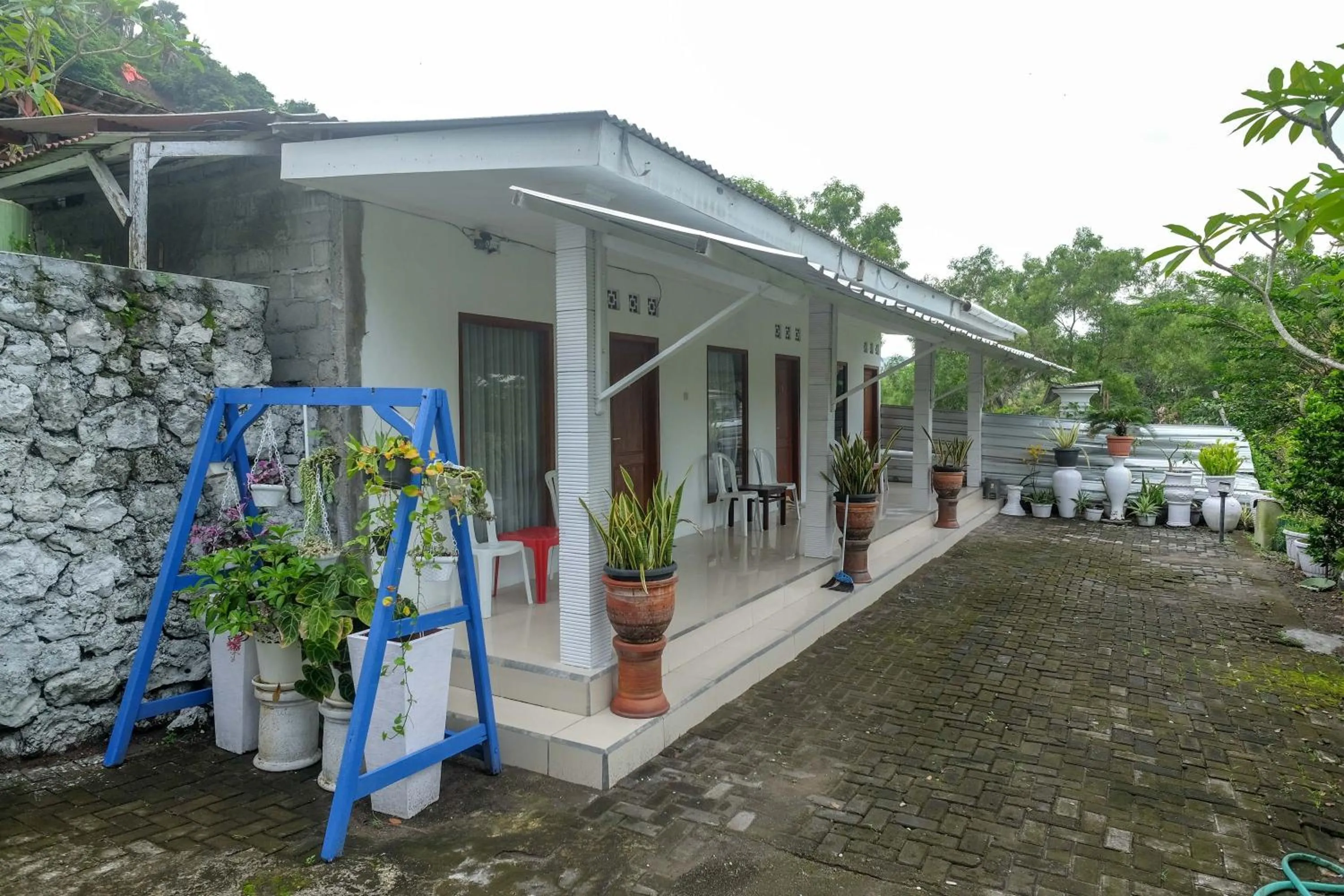 Property building in RedDoorz at Paris Ocean