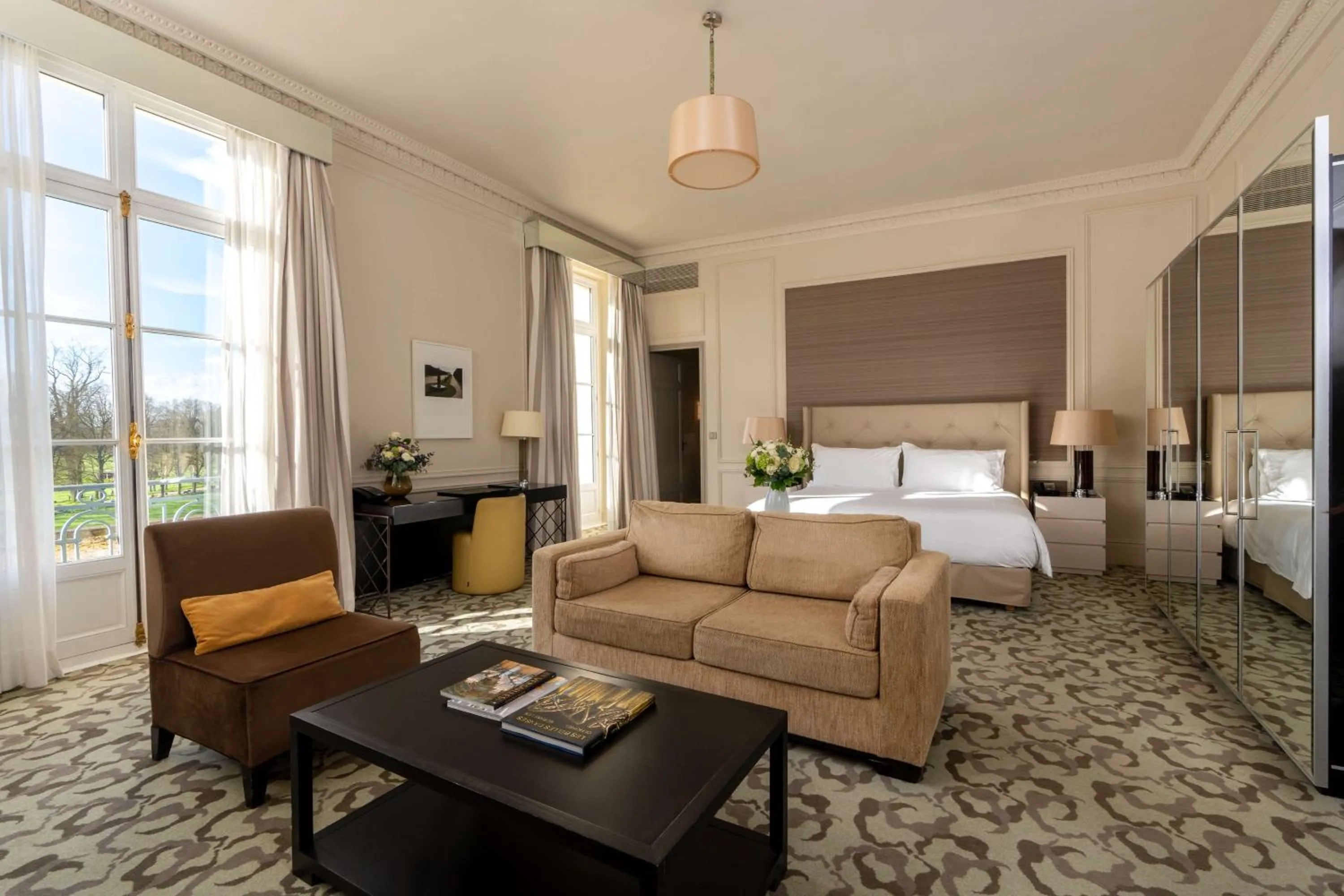 Palace 5 star - Family Connecting Suite in Waldorf Astoria Versailles - Trianon Palace