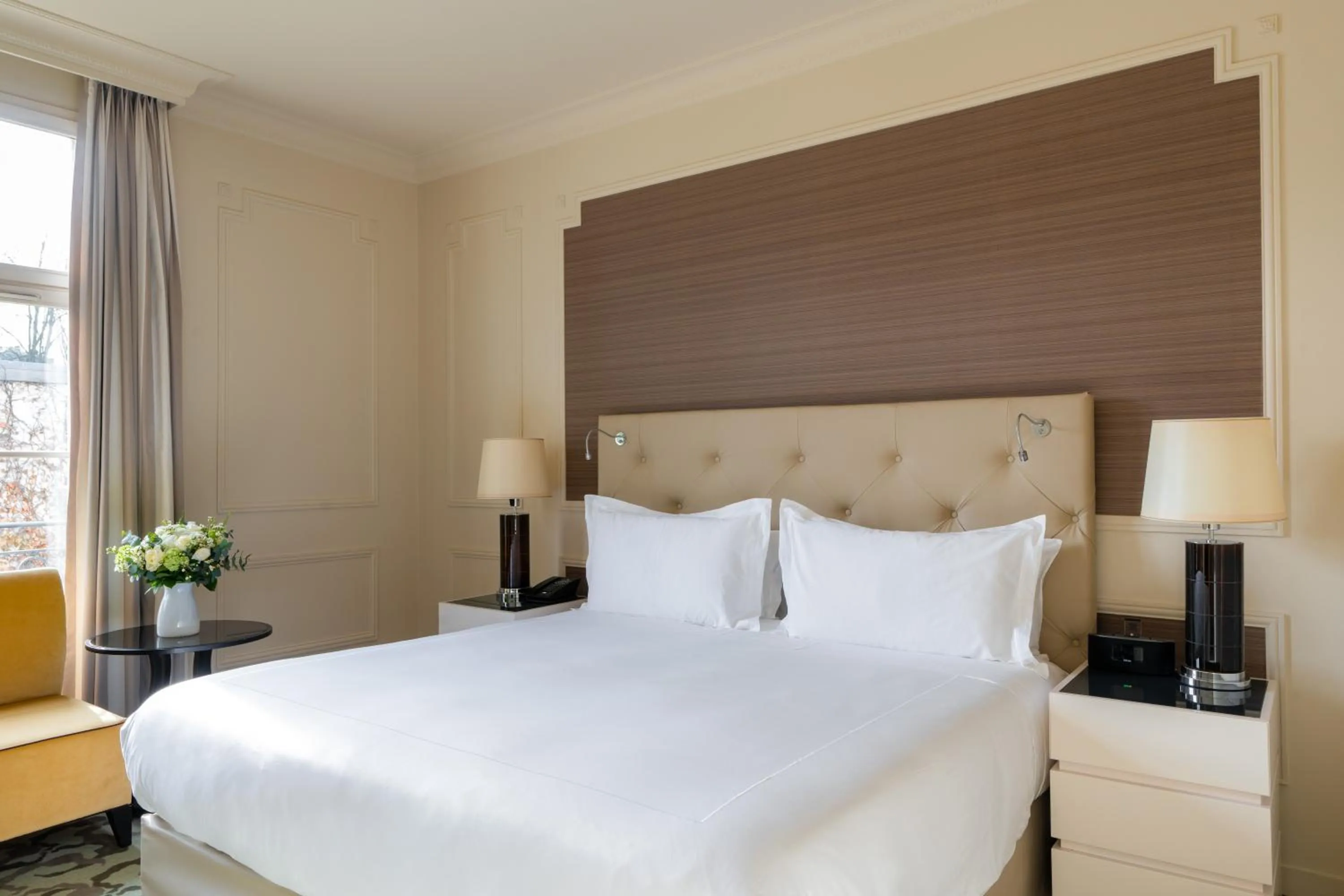 Bedroom, Bed in Waldorf Astoria Versailles - Trianon Palace