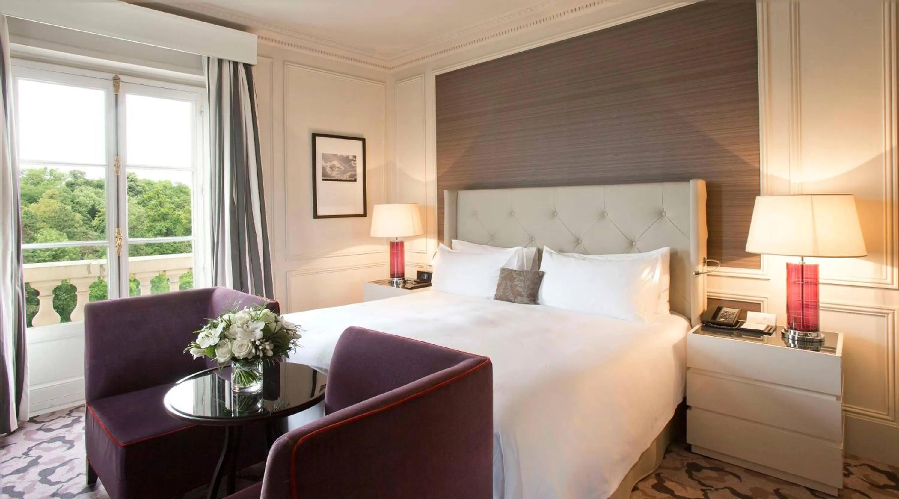 Bed in Waldorf Astoria Versailles - Trianon Palace