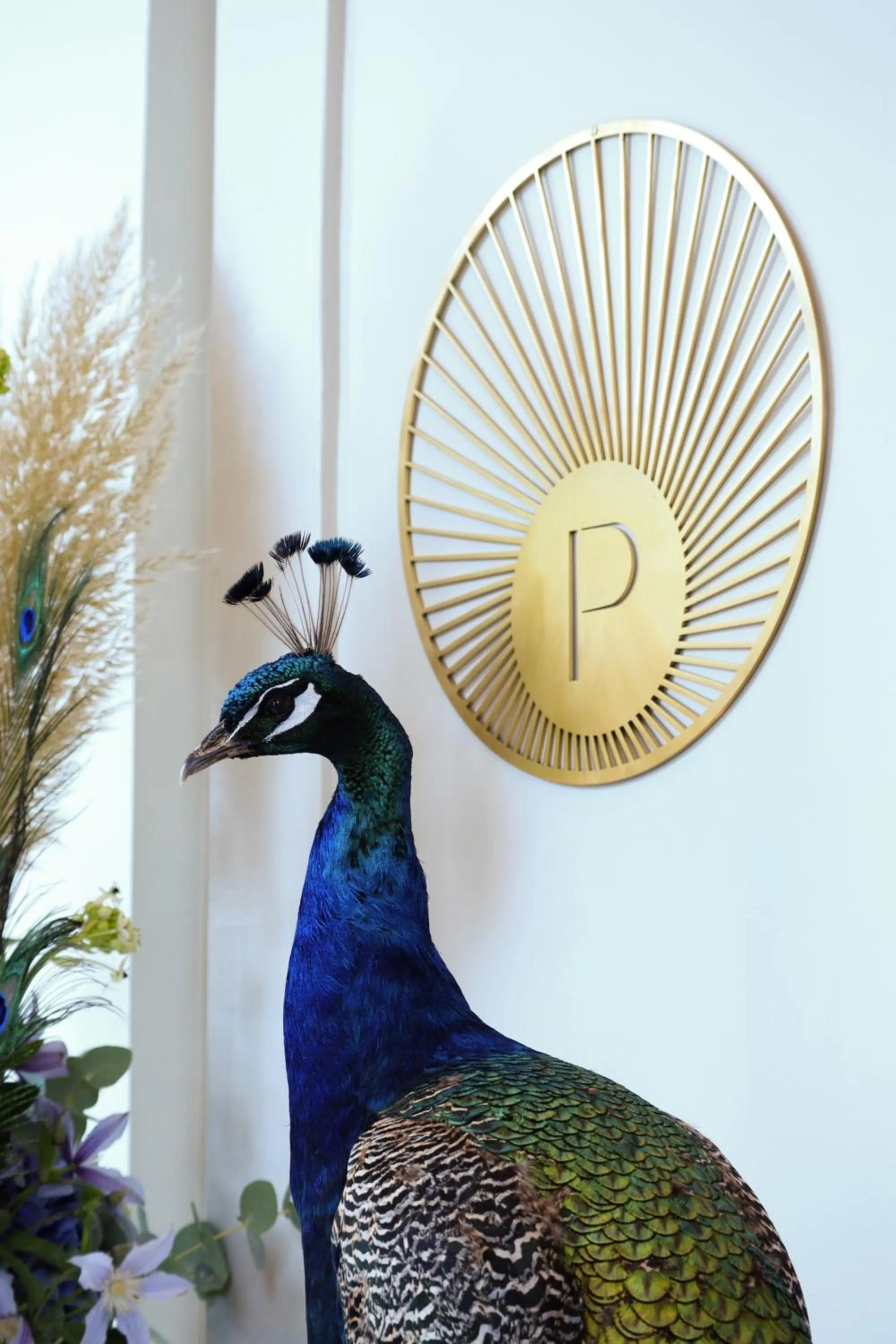 Lounge or bar in Waldorf Astoria Versailles - Trianon Palace