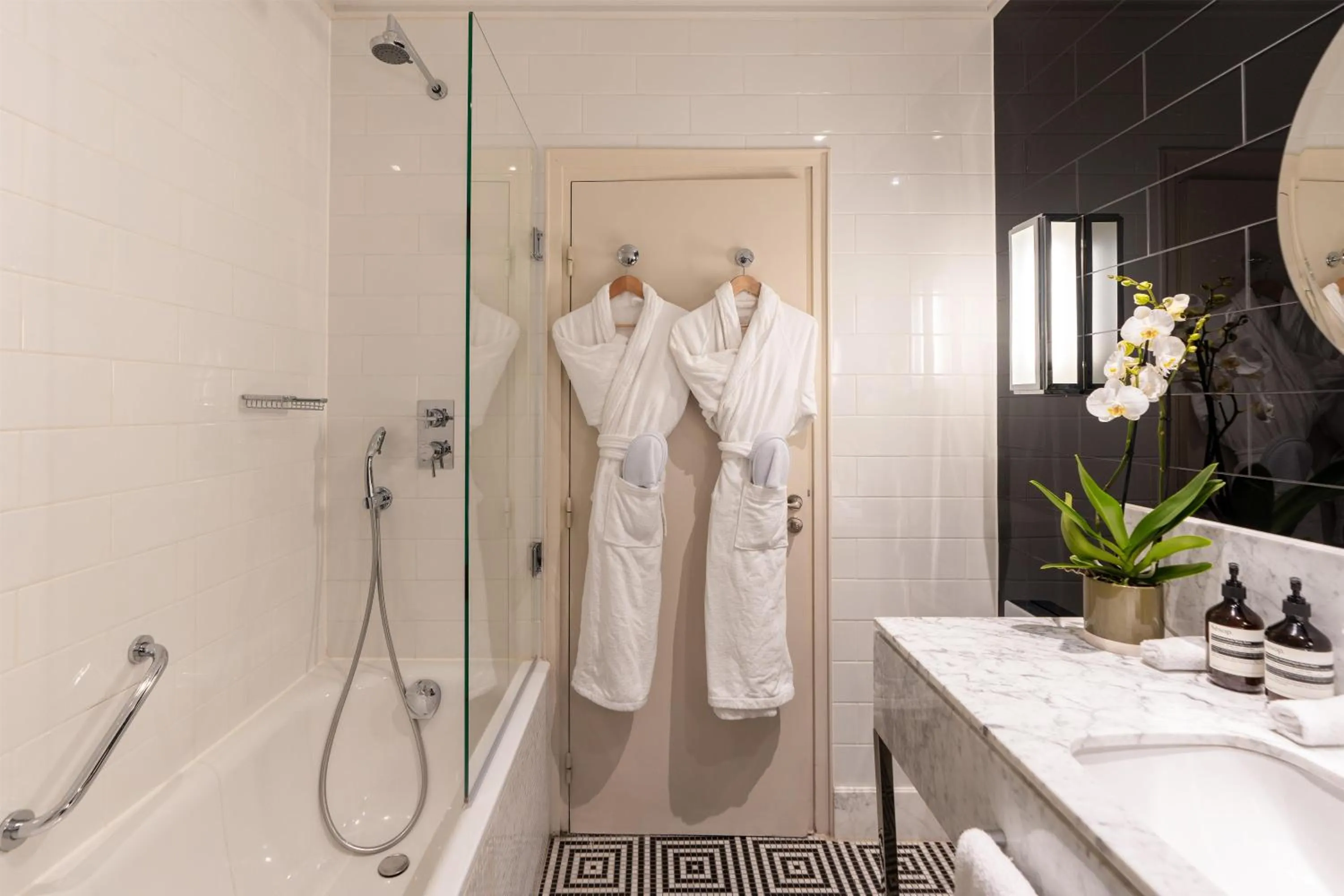 Bathroom in Waldorf Astoria Versailles - Trianon Palace